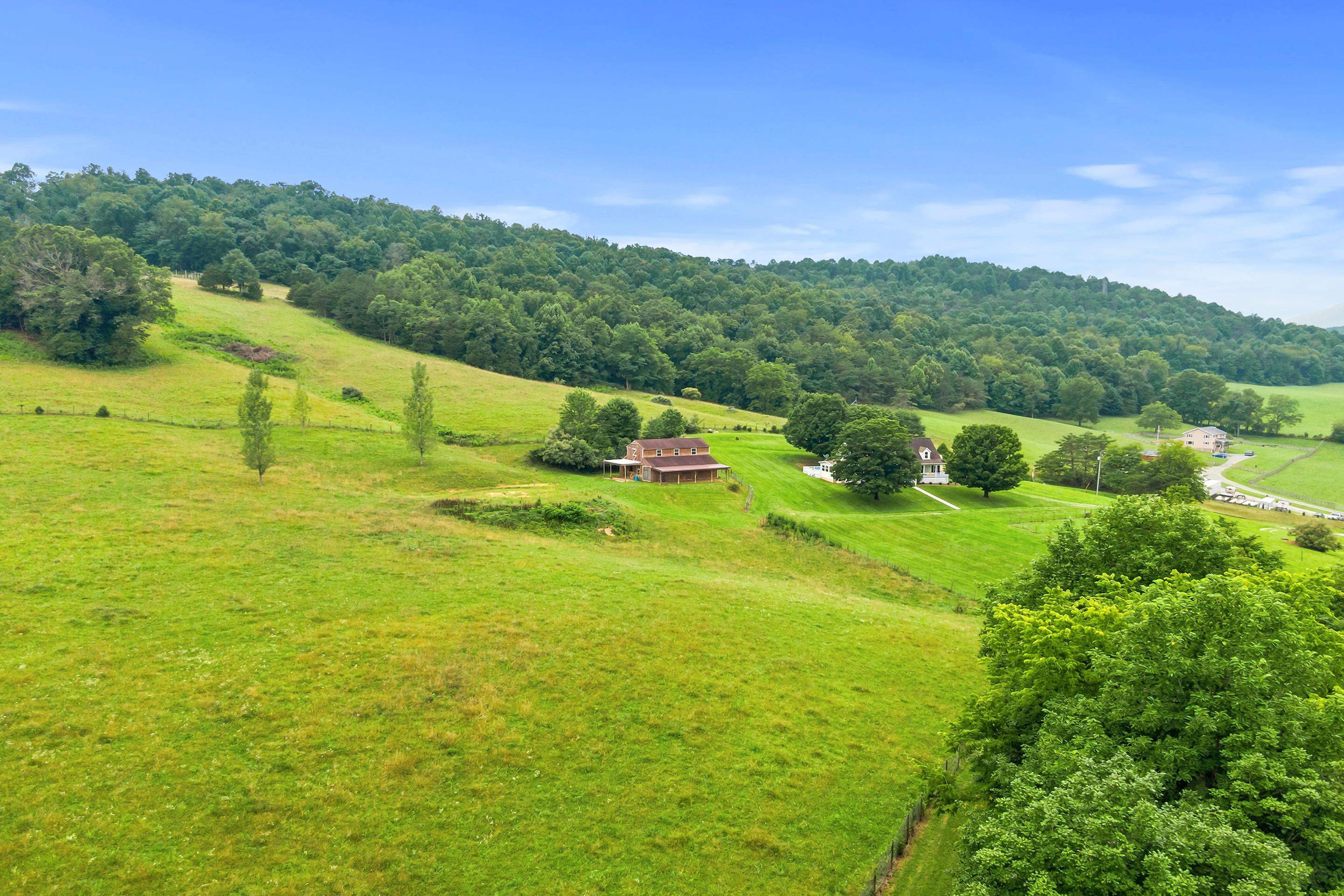 1862 Spring Valley Road Pearisburg VA 24134