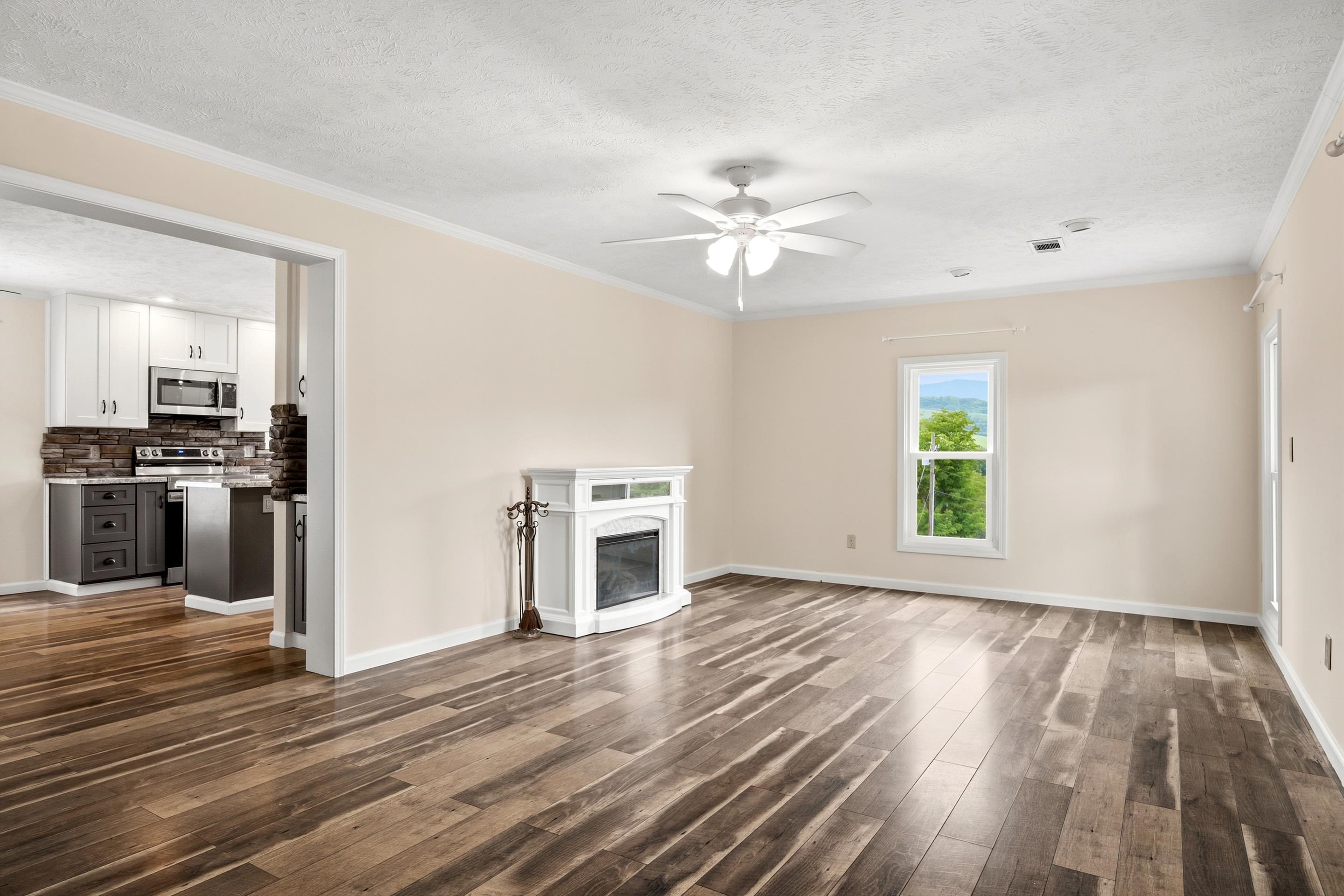 1862 Spring Valley Road Pearisburg VA 24134