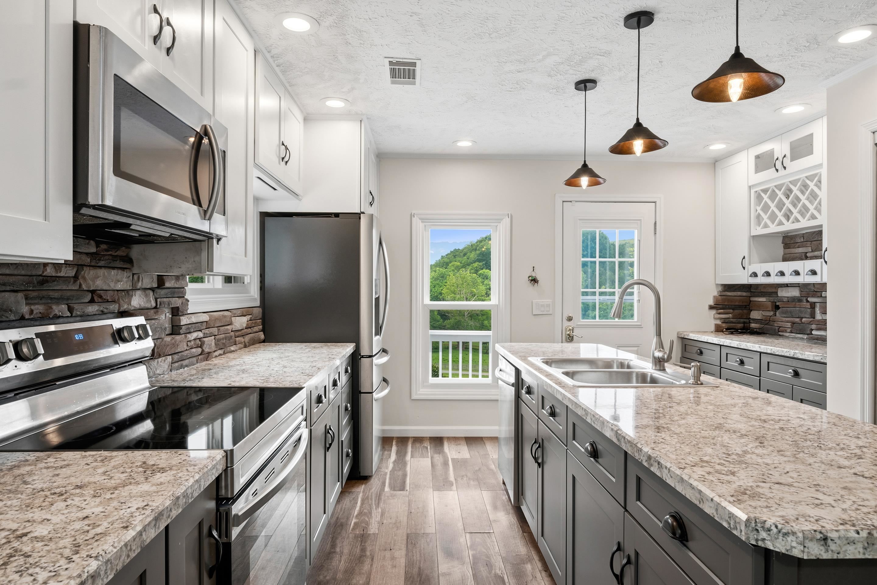 1862 Spring Valley Road Pearisburg VA 24134