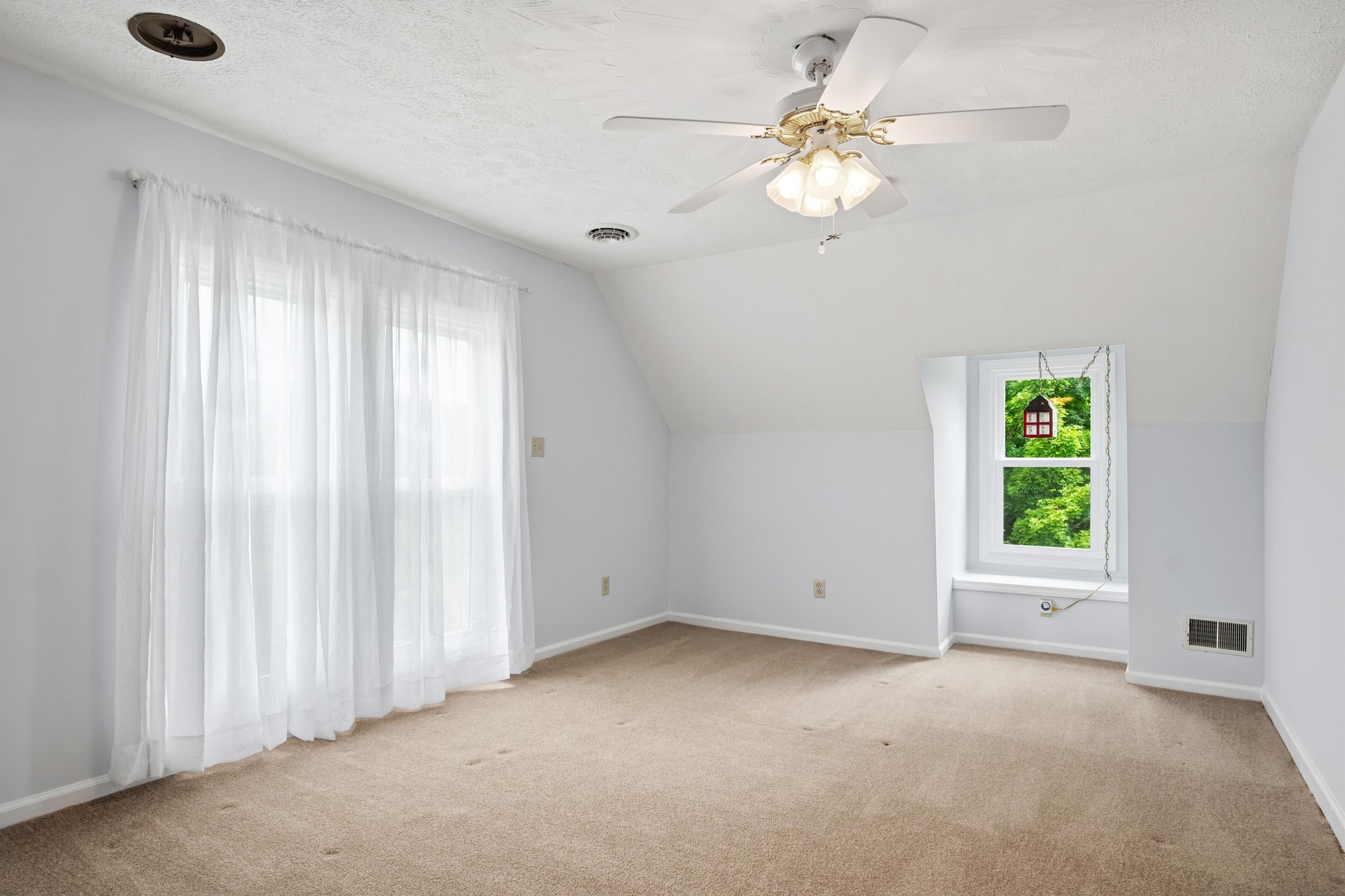 1862 Spring Valley Road Pearisburg VA 24134