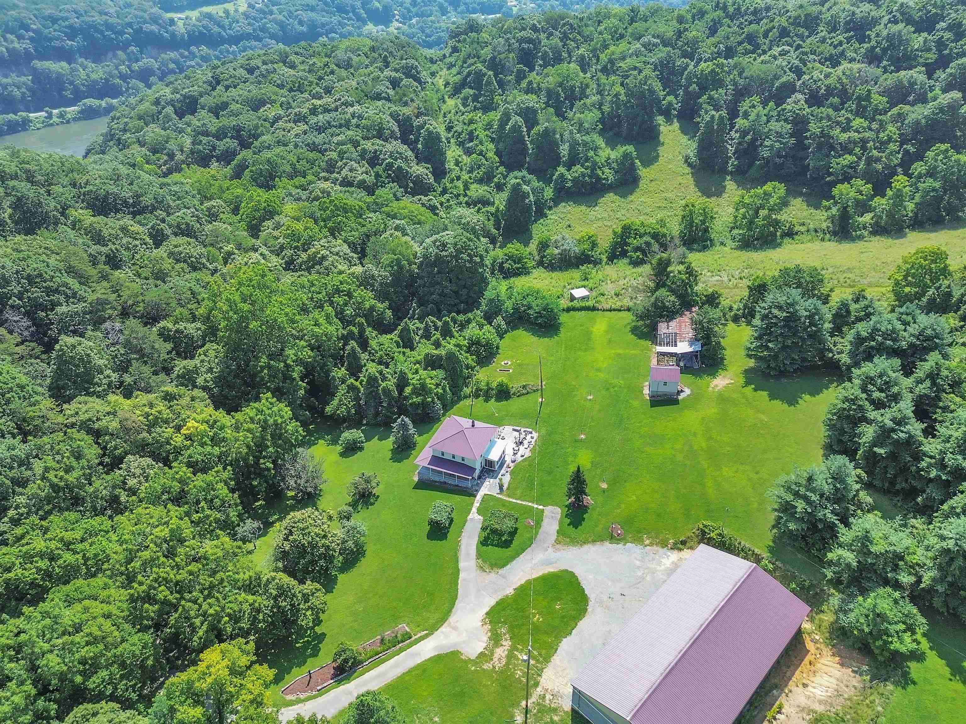 250 E Robertson Mountain Road Narrows VA 24124