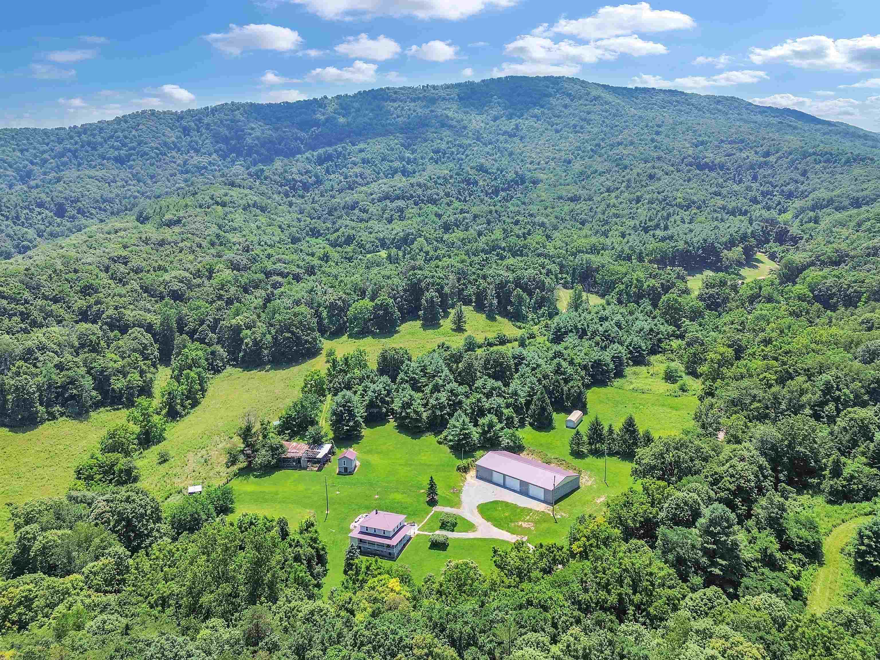 250 E Robertson Mountain Road Narrows VA 24124