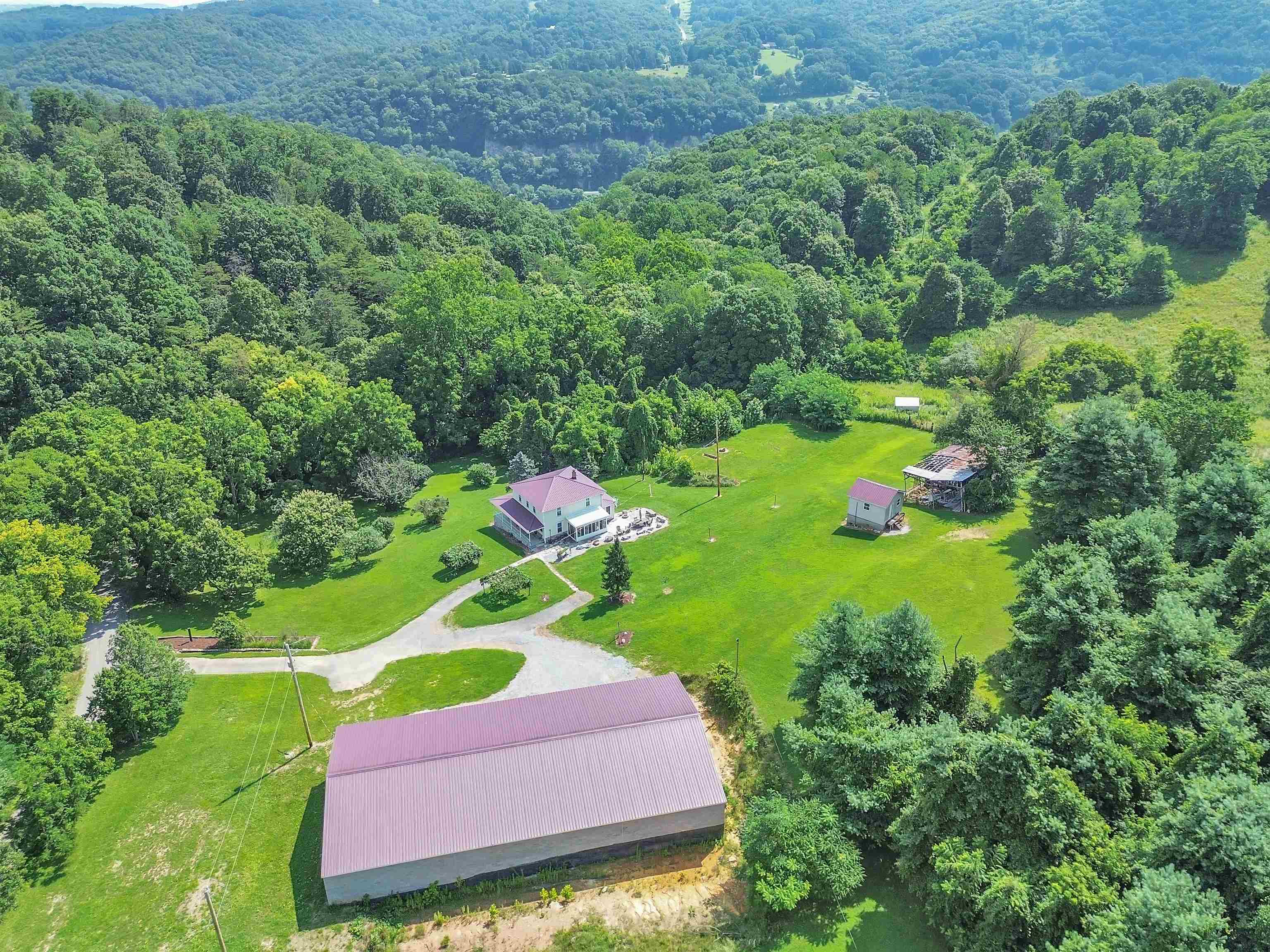 250 E Robertson Mountain Road Narrows VA 24124