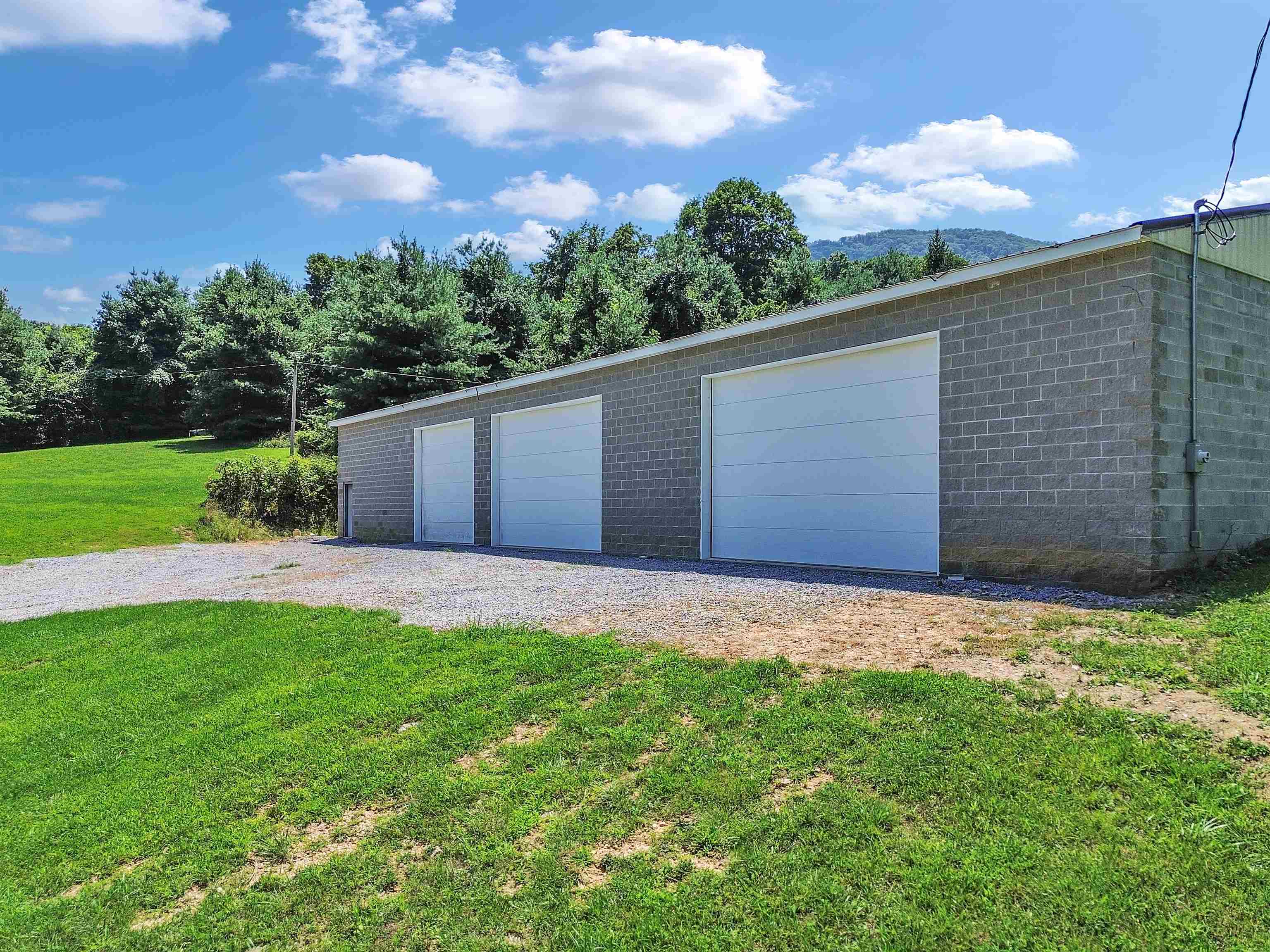 250 E Robertson Mountain Road Narrows VA 24124