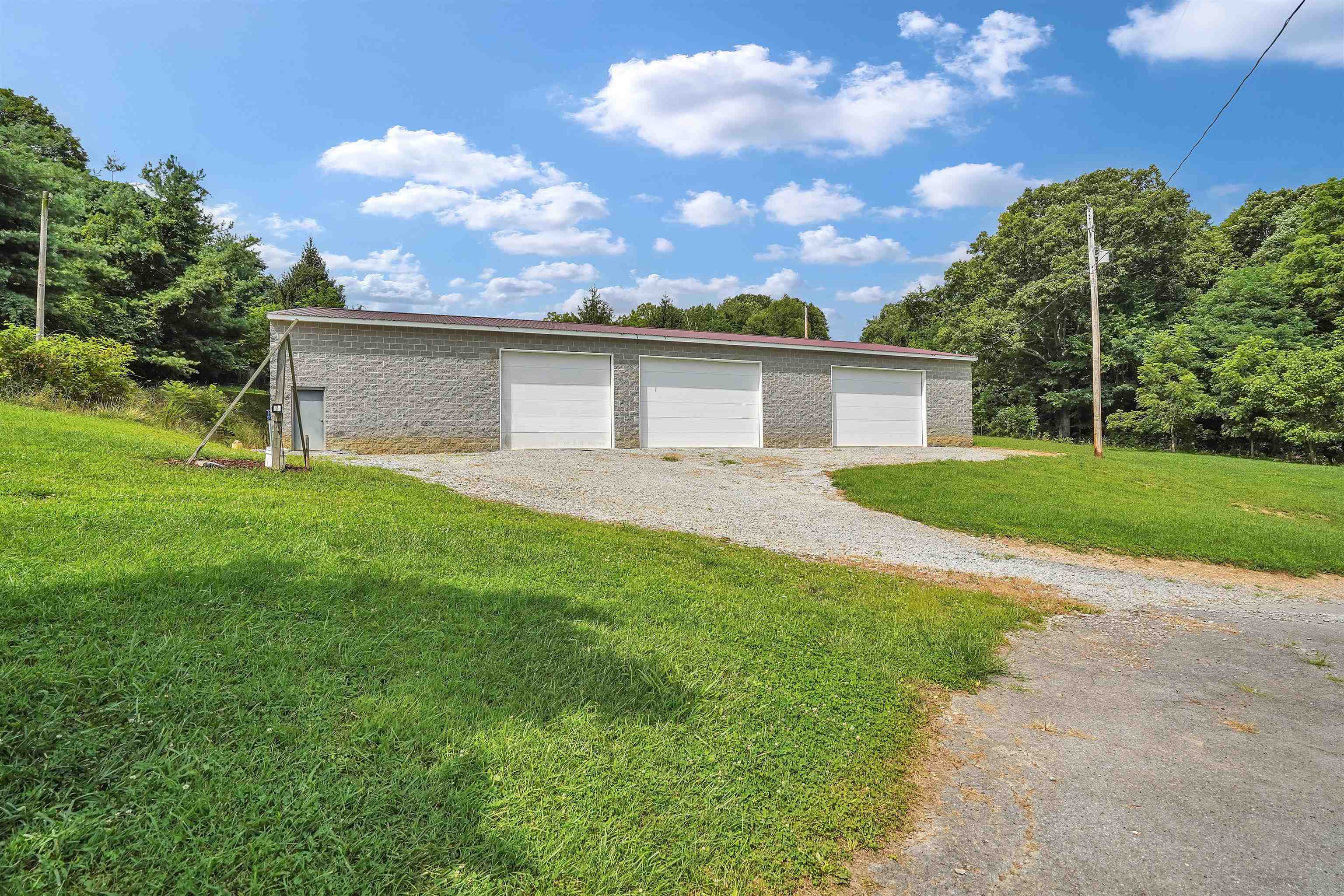 250 E Robertson Mountain Road Narrows VA 24124