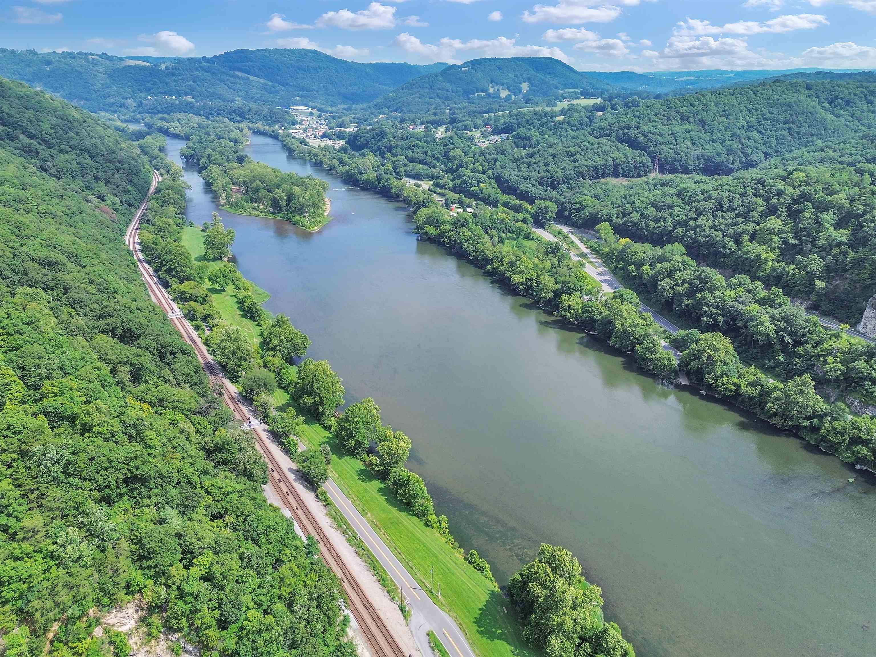 250 E Robertson Mountain Road Narrows VA 24124