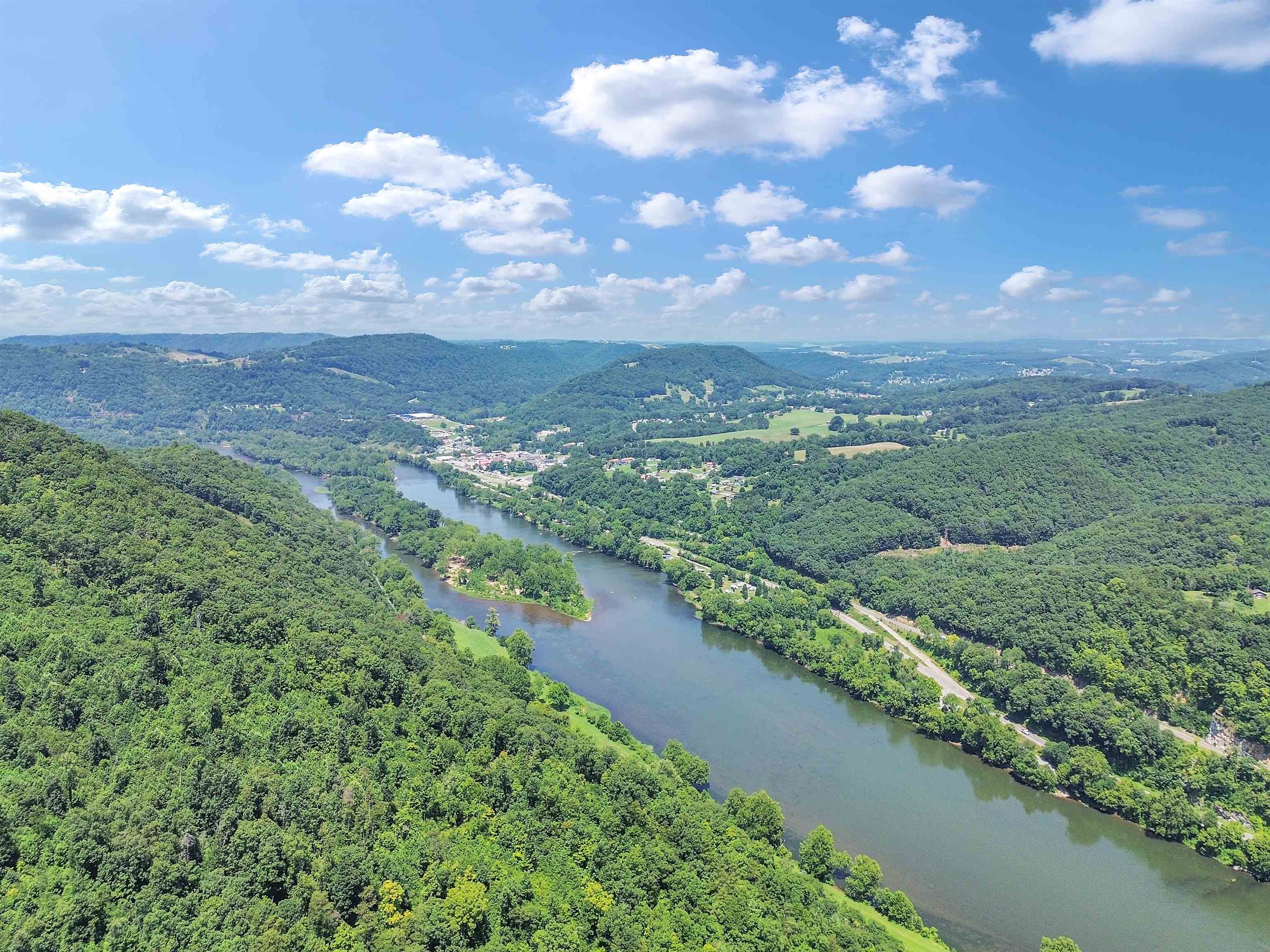 250 E Robertson Mountain Road Narrows VA 24124