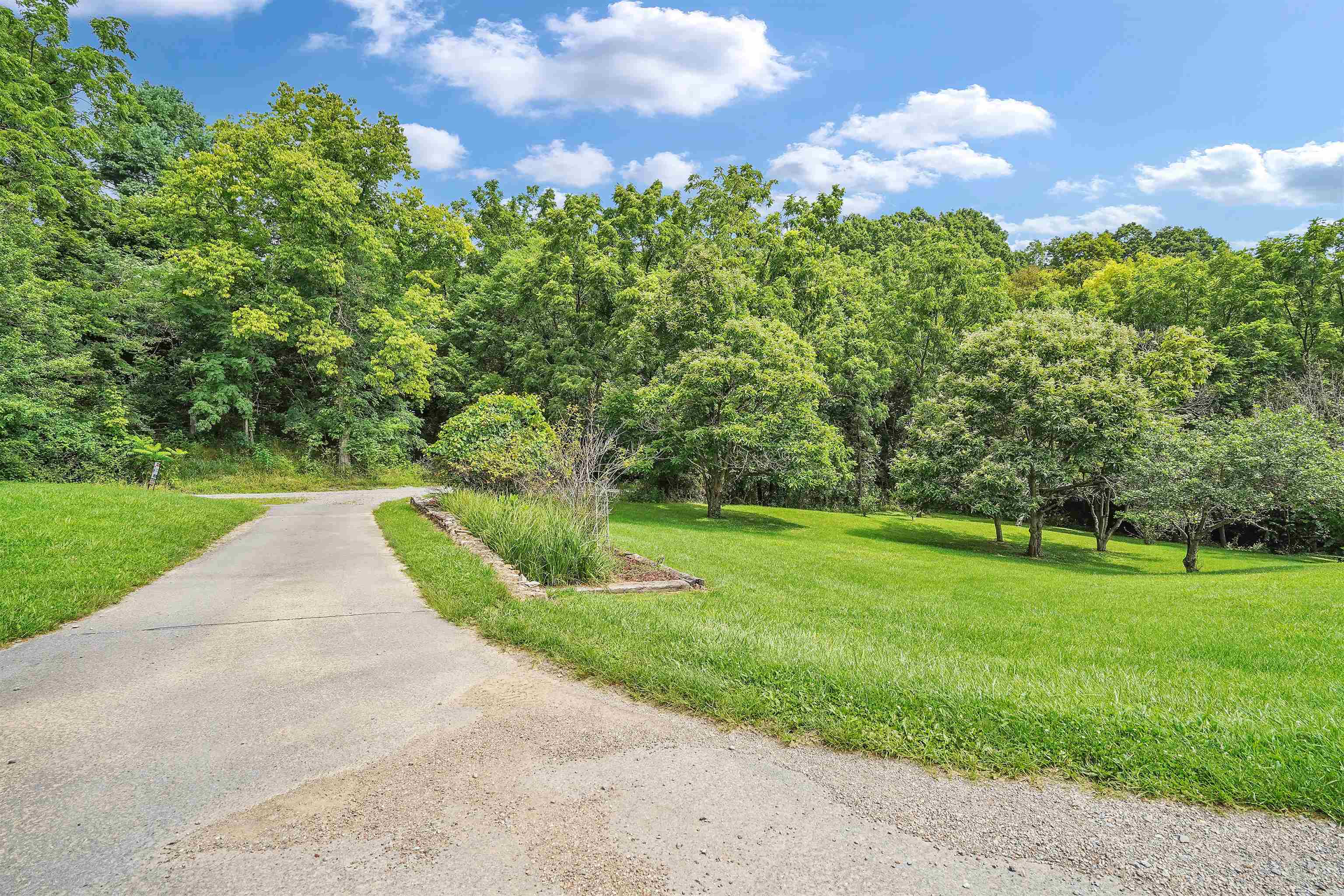 250 E Robertson Mountain Road Narrows VA 24124