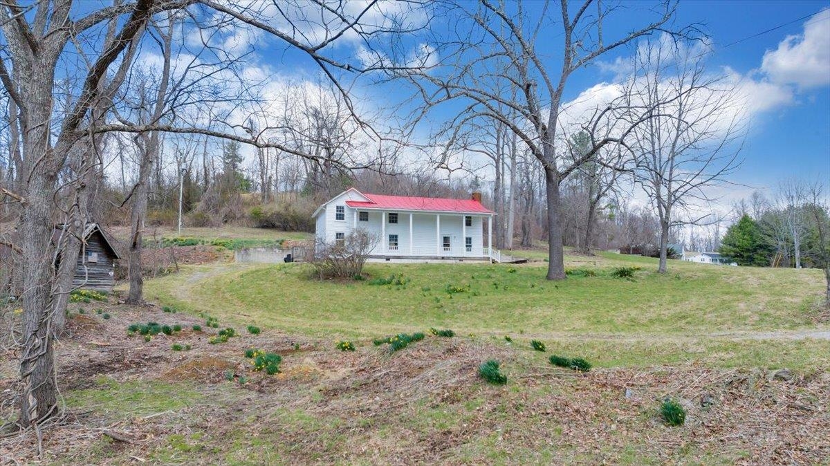 9537-9539 N Floyd Highway N Highway N Copper Hill VA 24079