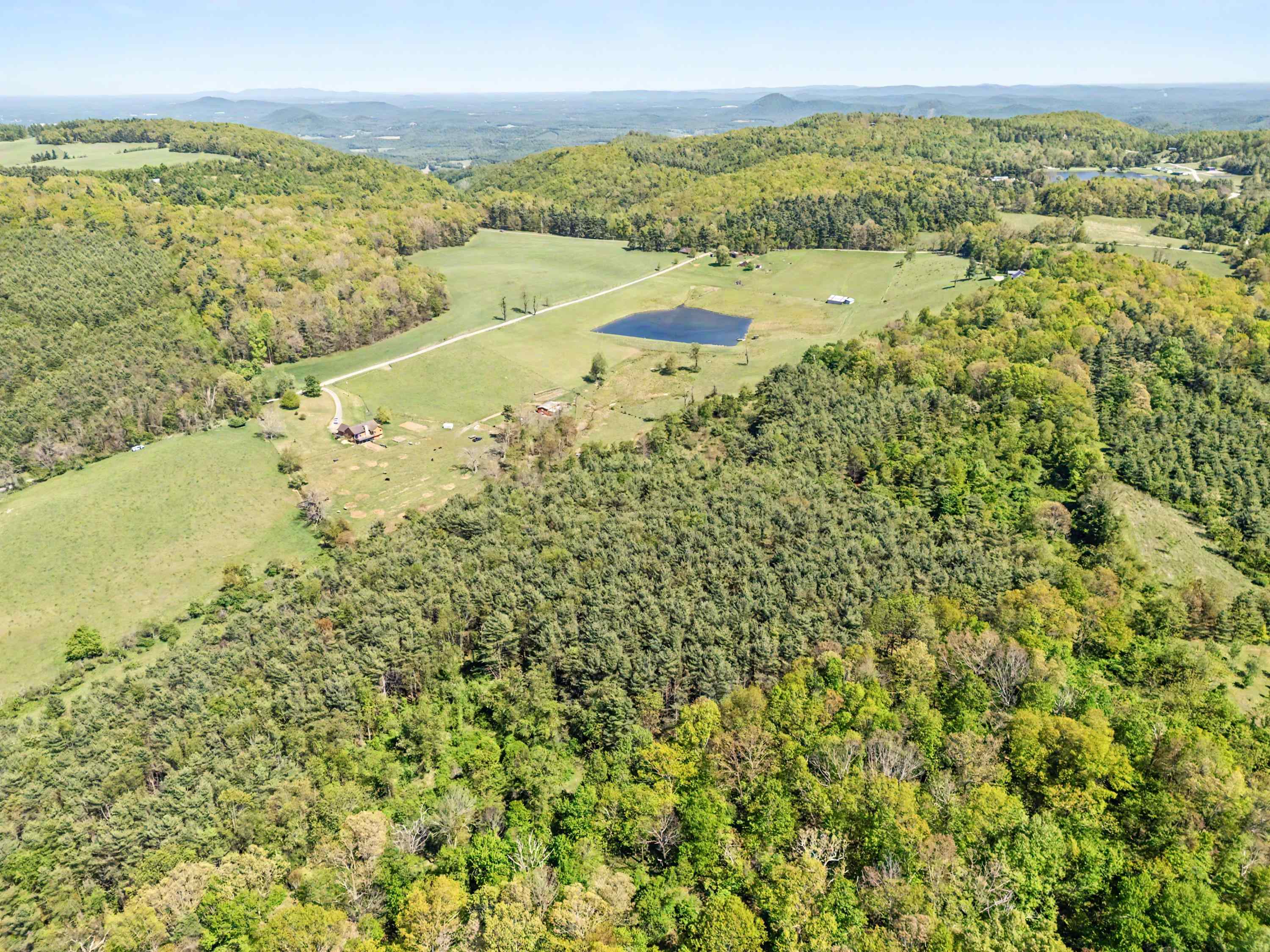 1370 Graysville Road SE Copper Hill VA 24079