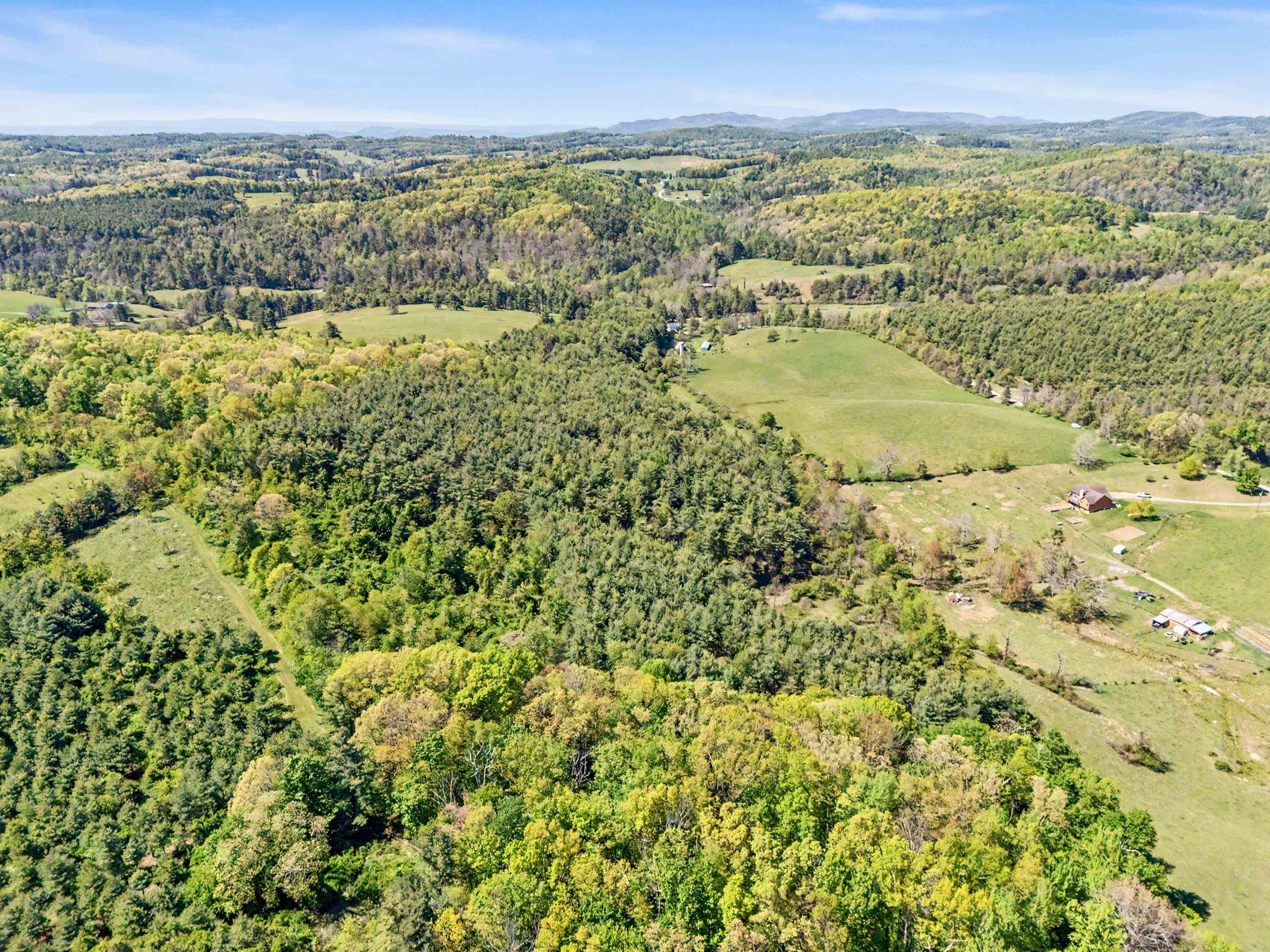 1370 Graysville Road SE Copper Hill VA 24079