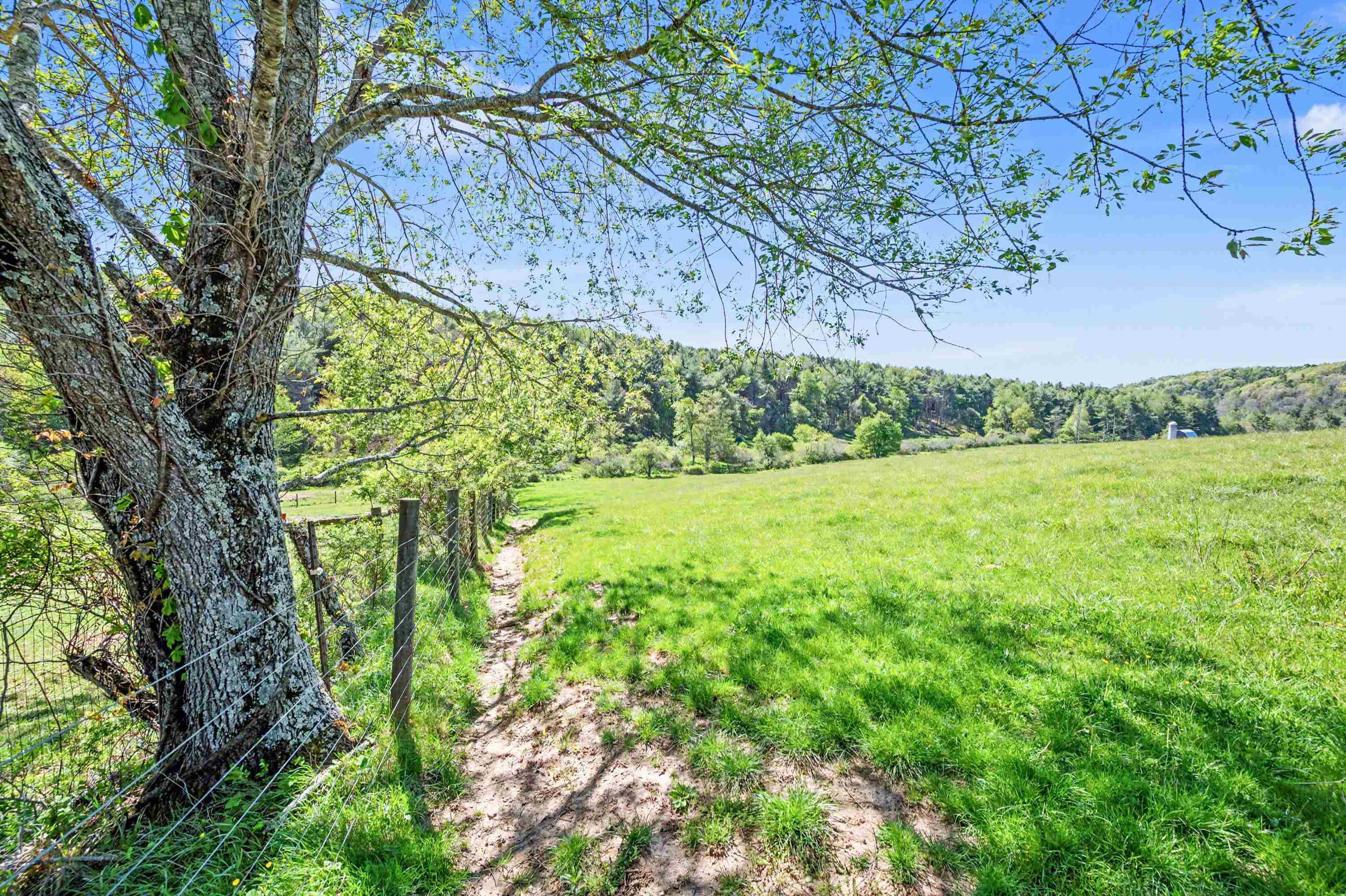 1370 Graysville Road SE Copper Hill VA 24079