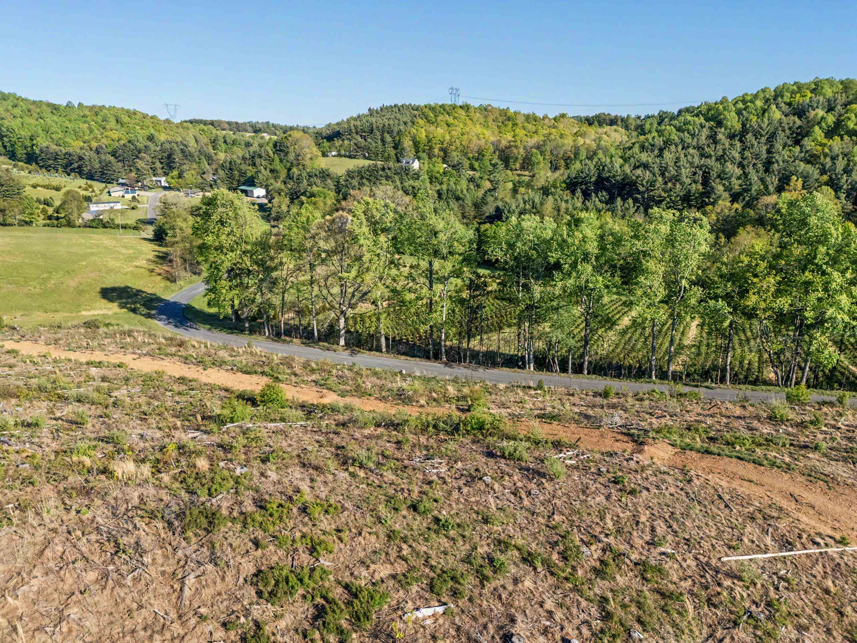 811 Easy Drive NW Willis VA 24380