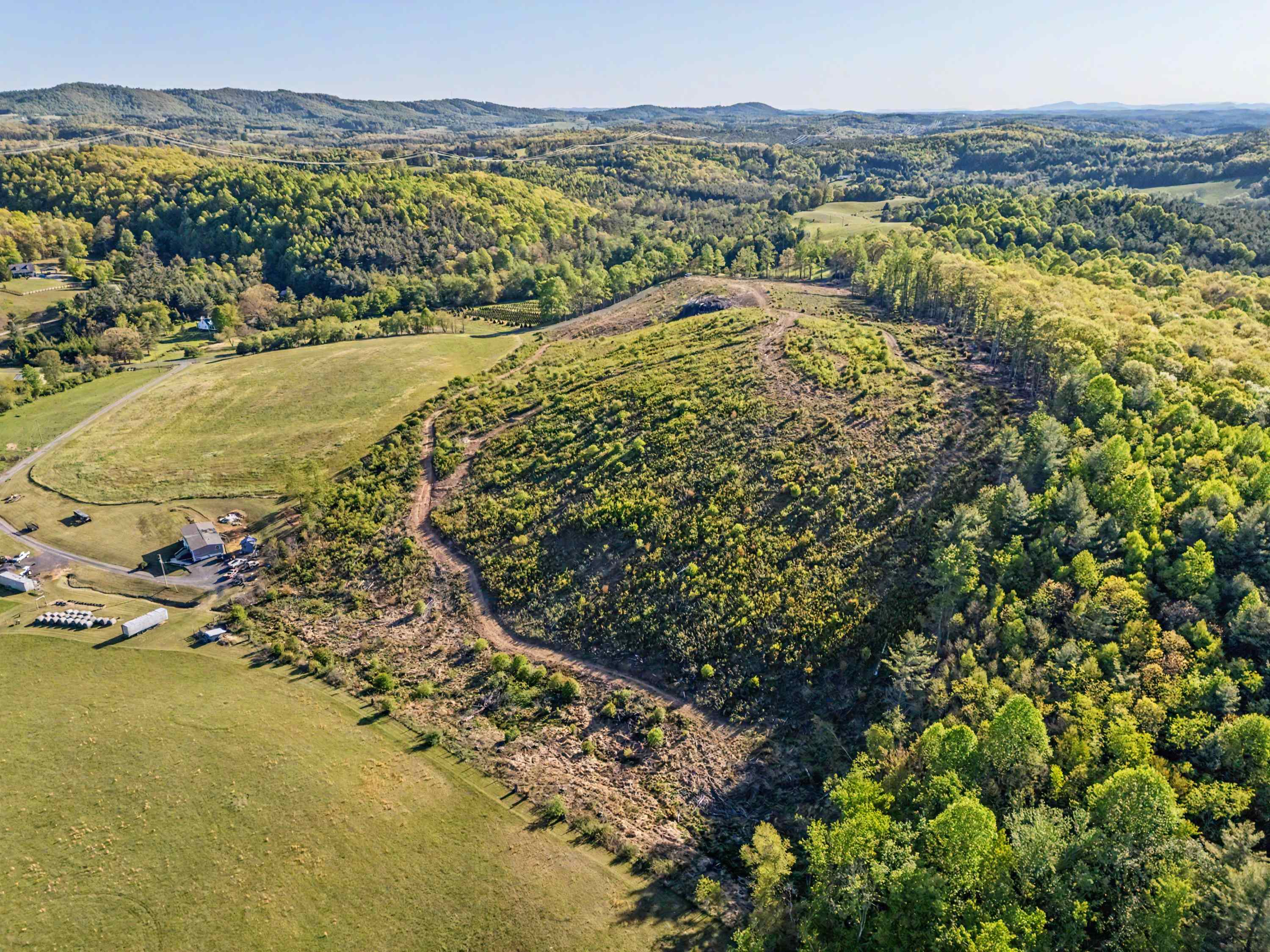 811 Easy Drive NW Willis VA 24380