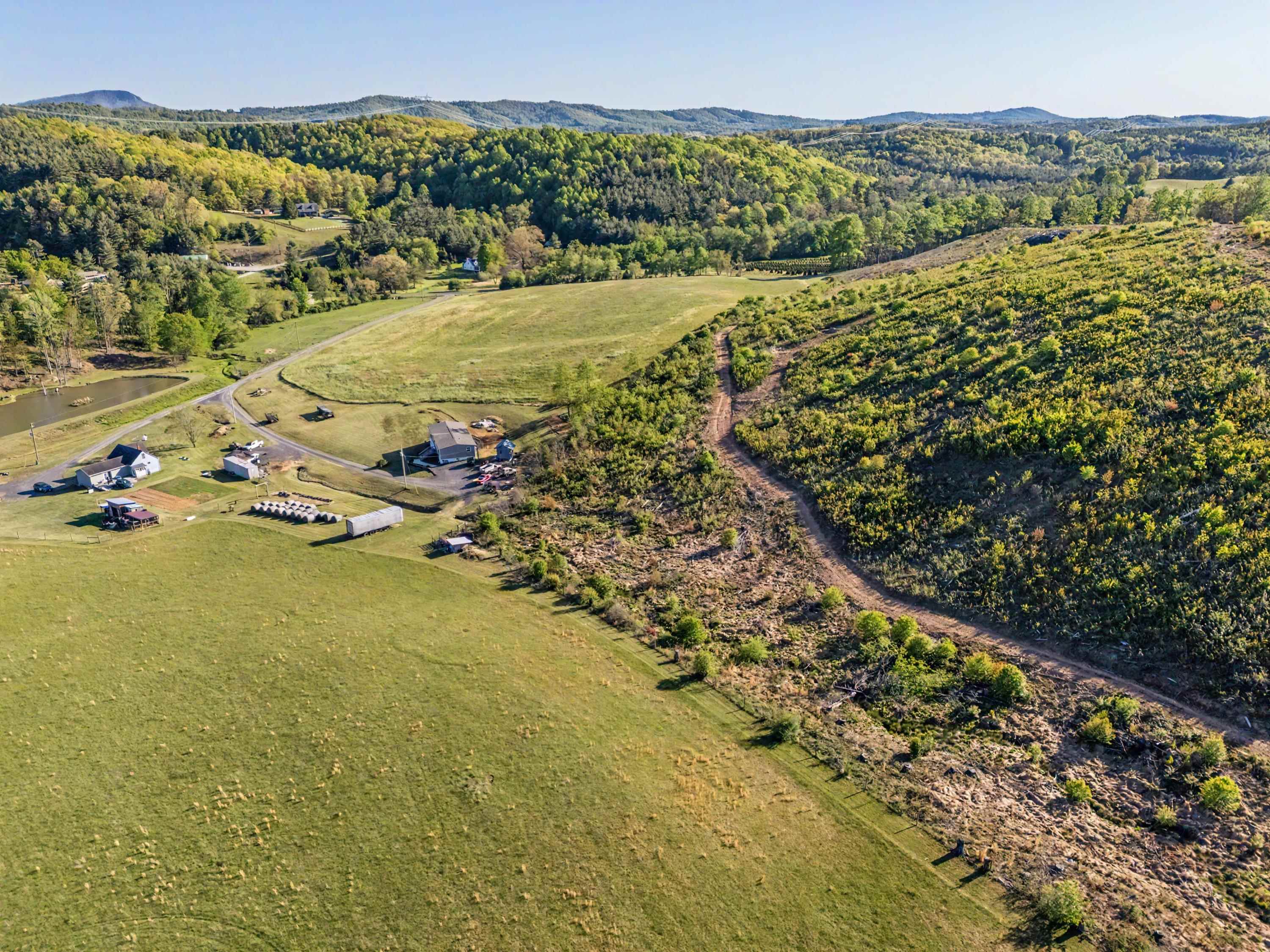 811 Easy Drive NW Willis VA 24380