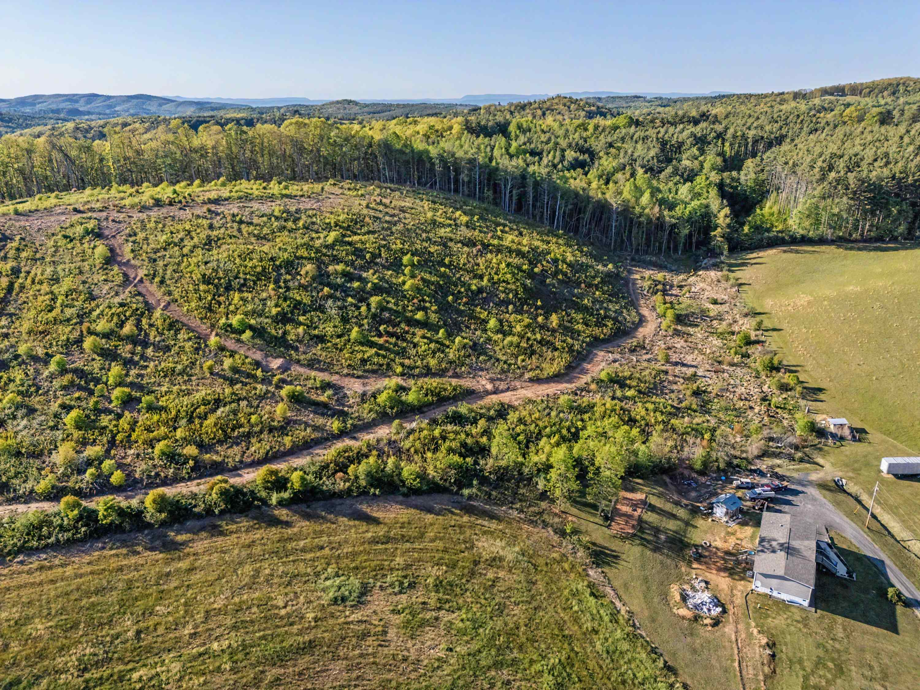 811 Easy Drive NW Willis VA 24380