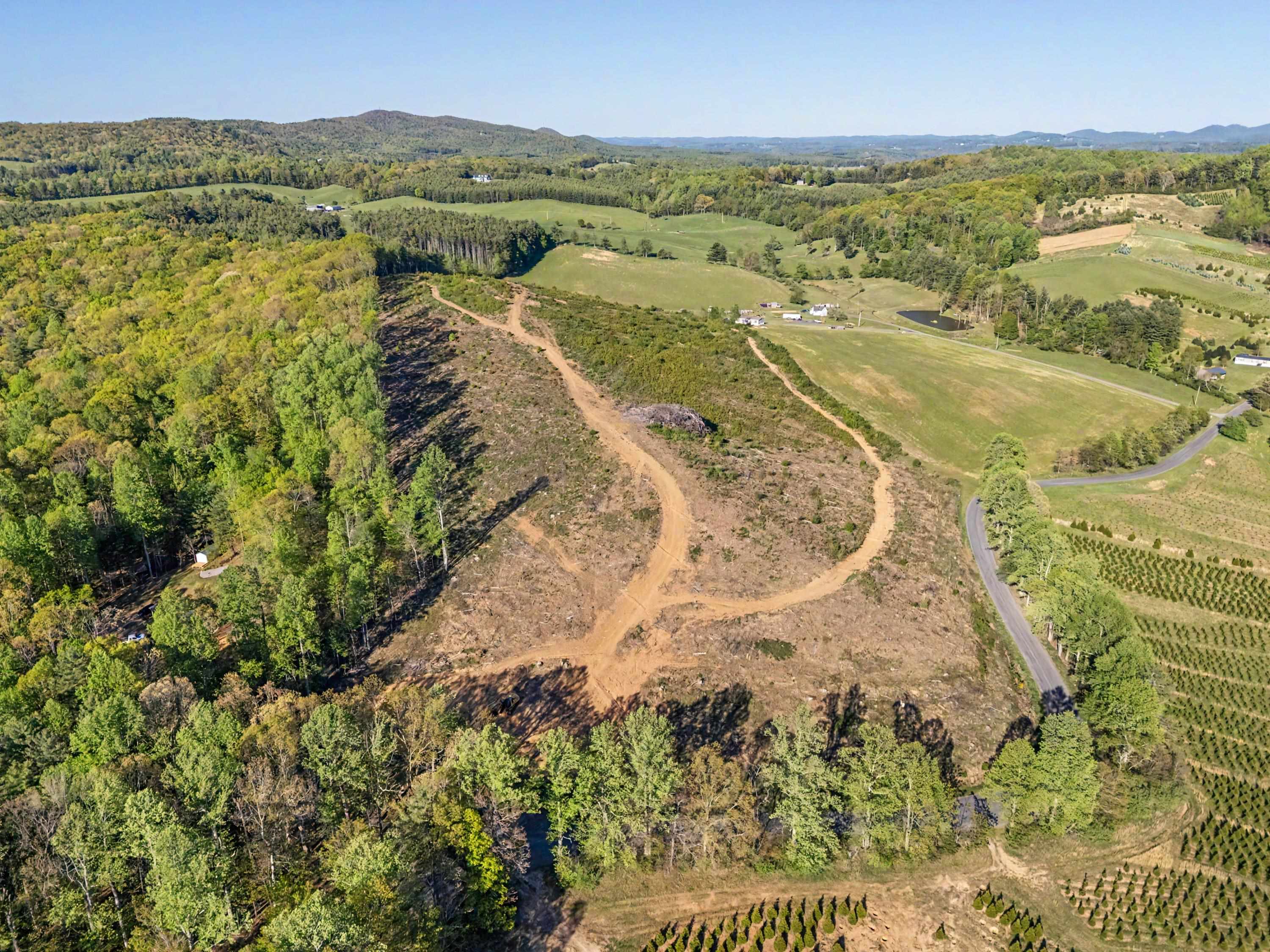 811 Easy Drive NW Willis VA 24380