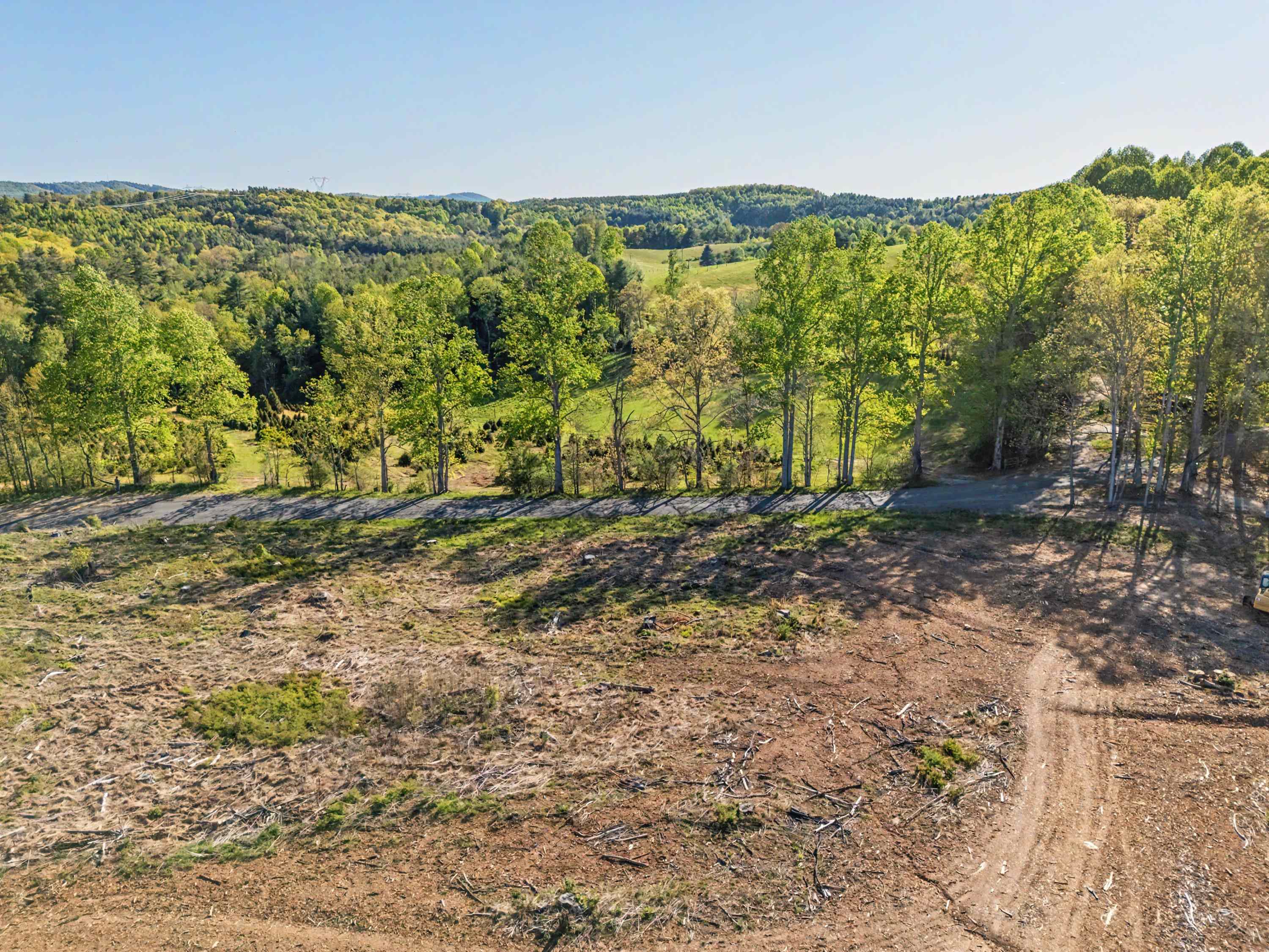 811 Easy Drive NW Willis VA 24380