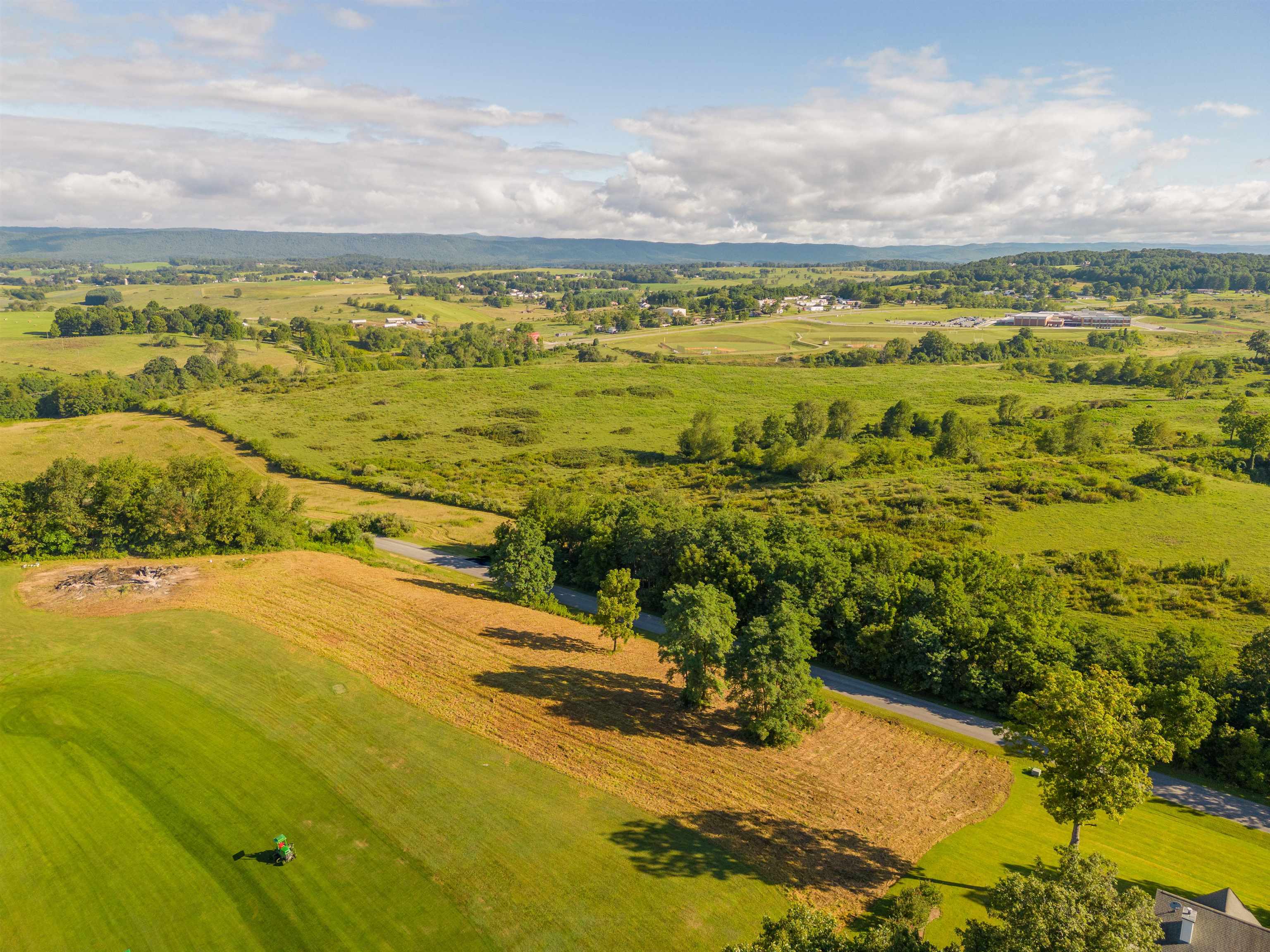 4322 Country Club Drive Pulaski VA 24301