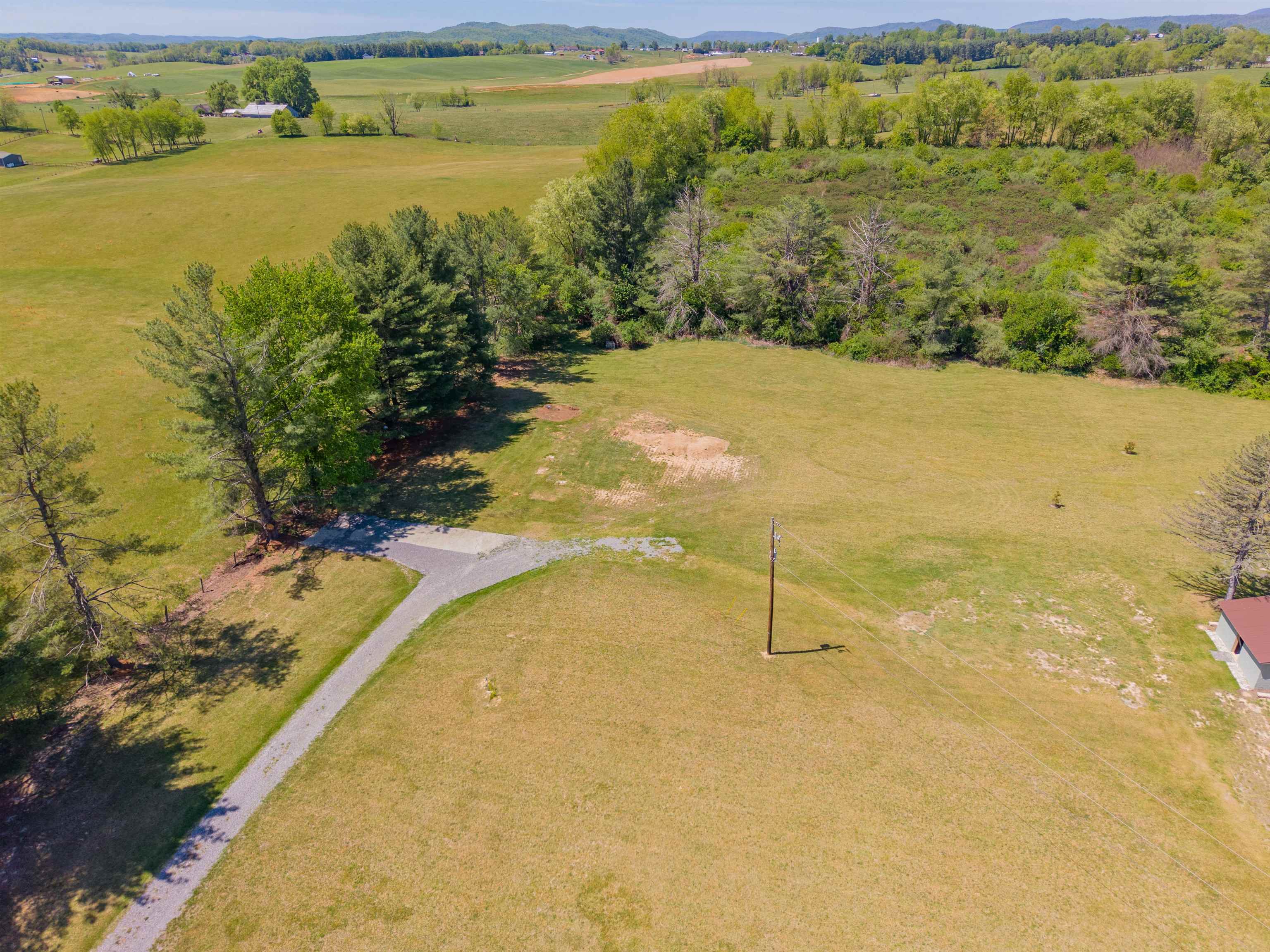 5633 Thornspring Road Pulaski VA 24301