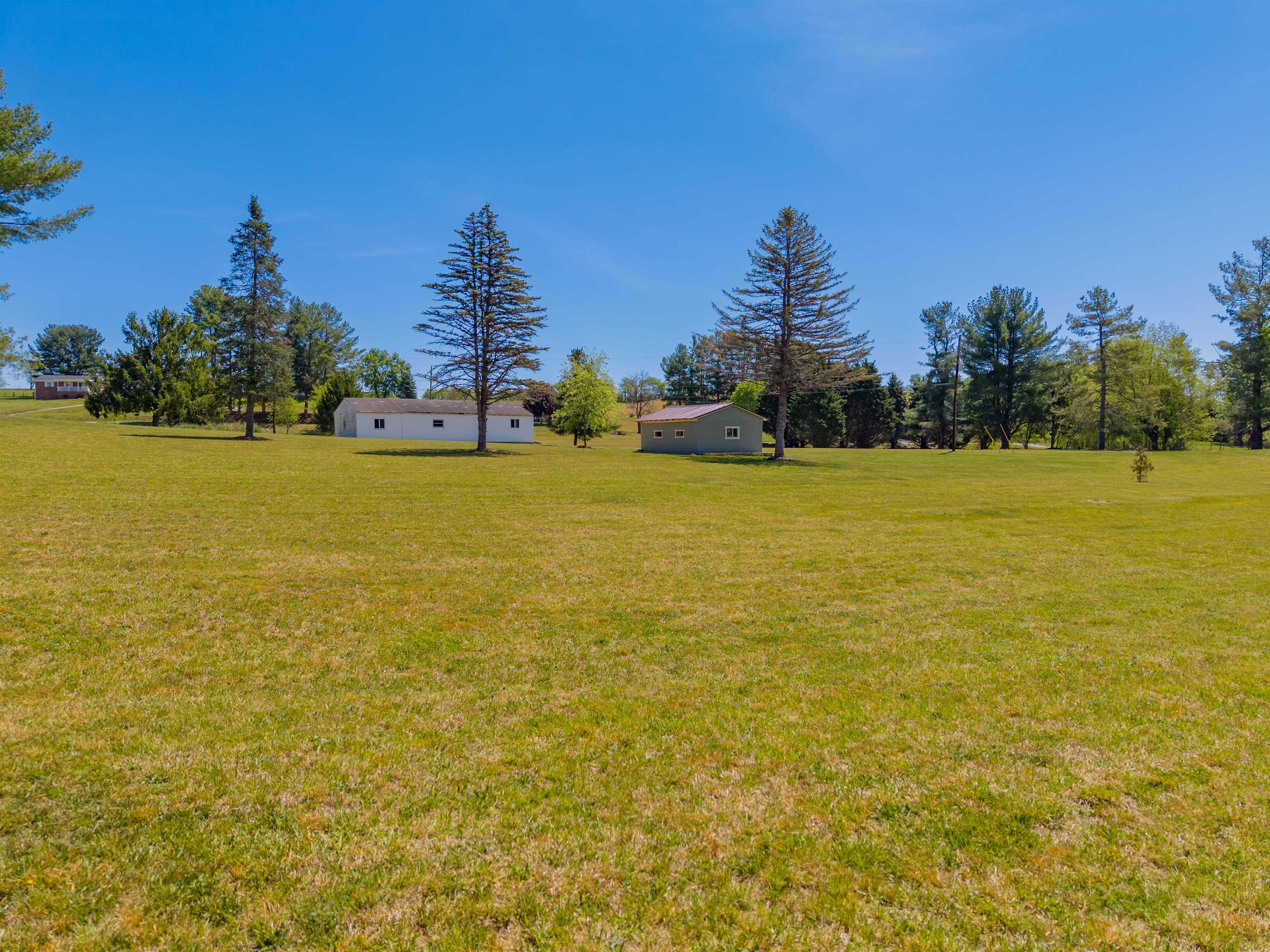 5633 Thornspring Road Pulaski VA 24301