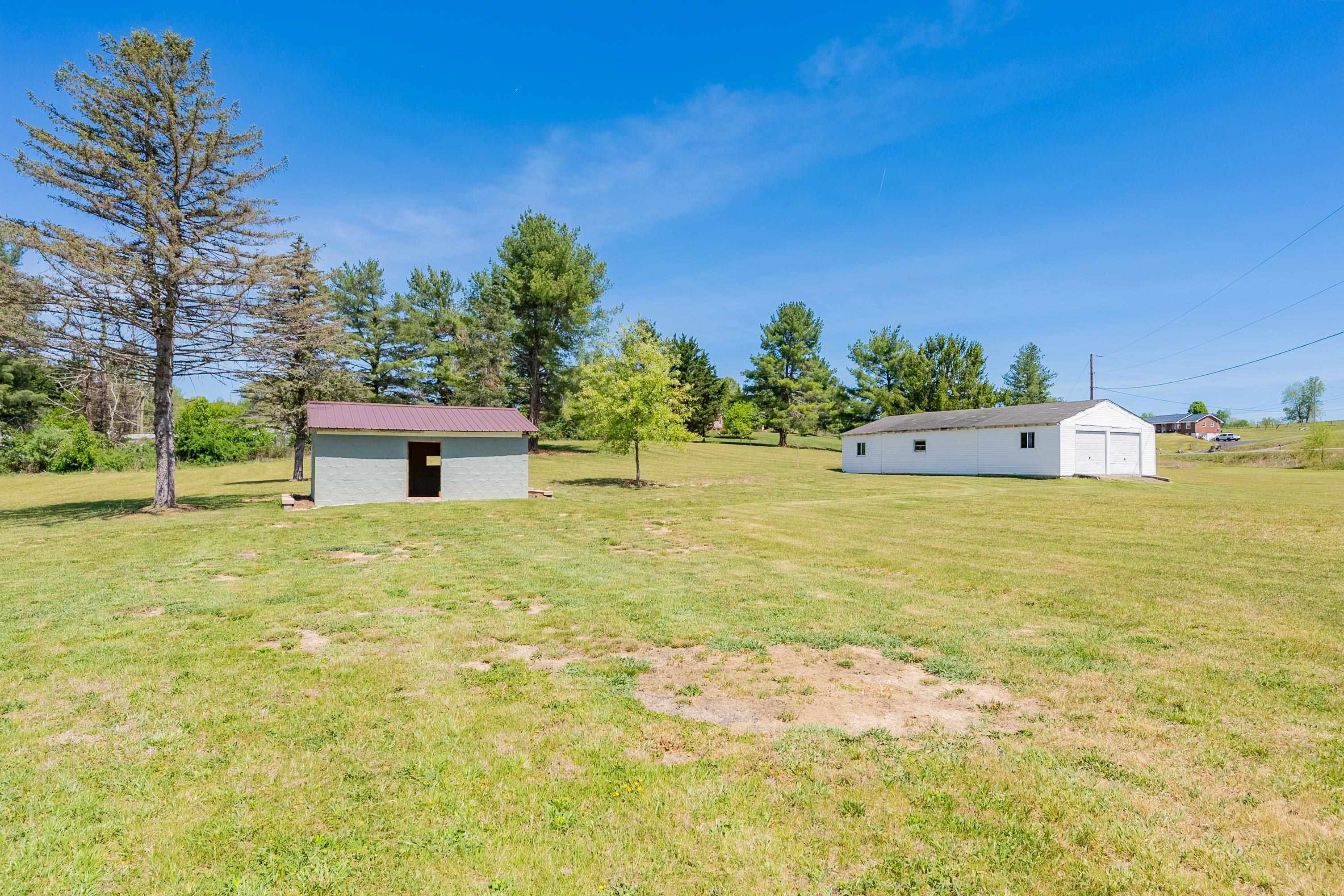 5633 Thornspring Road Pulaski VA 24301