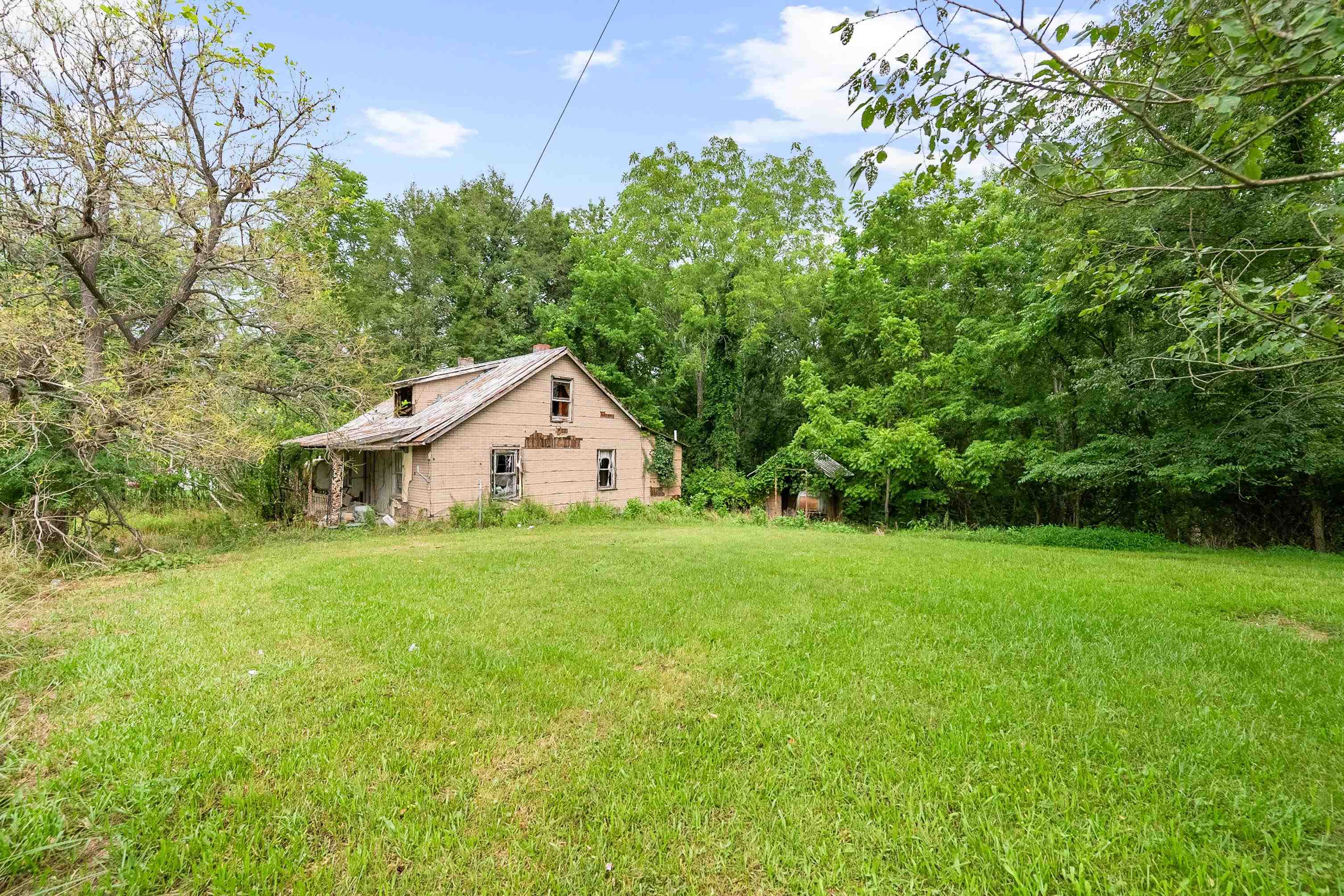 1703 Case Knife Road Pulaski VA 24301