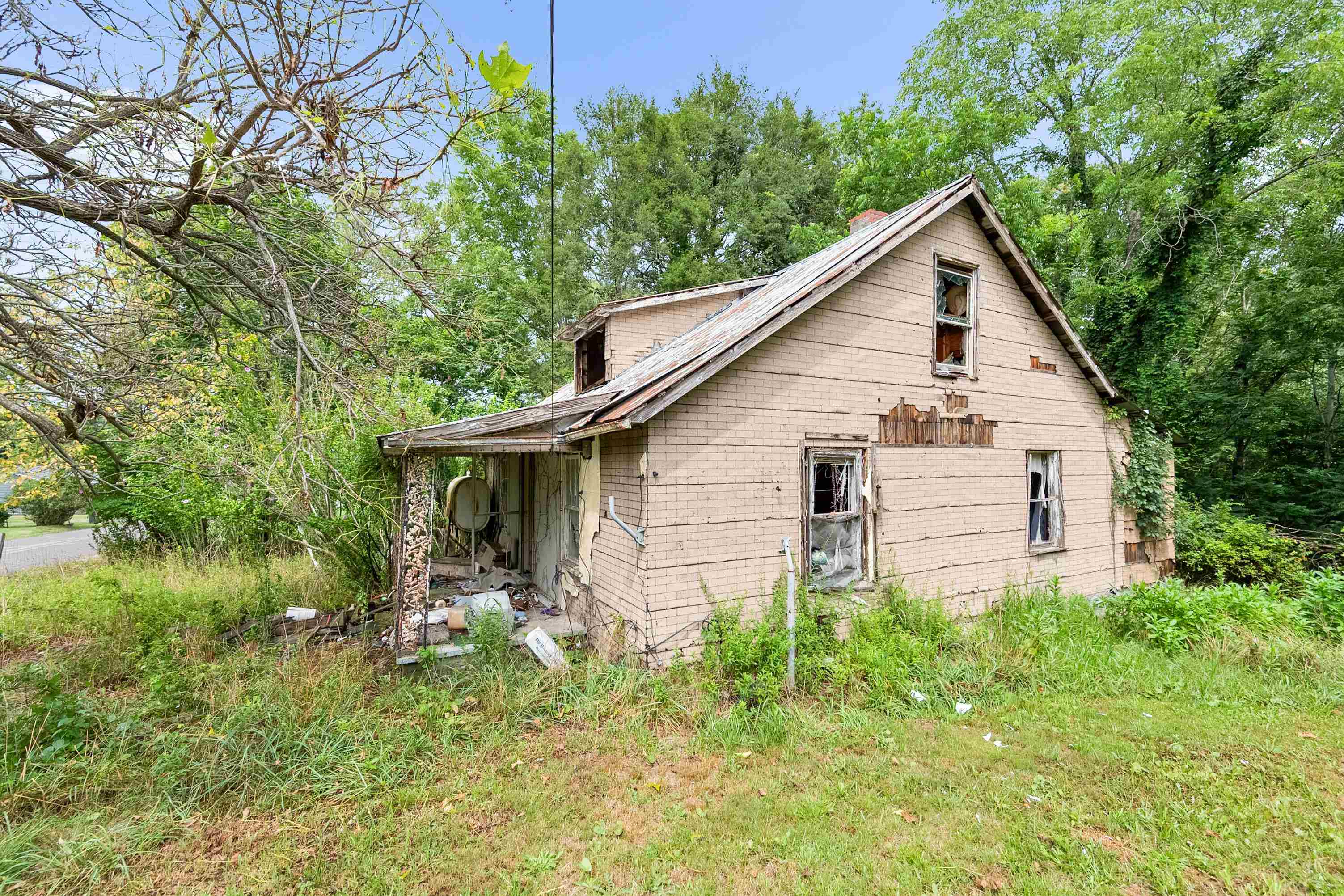 1703 Case Knife Road Pulaski VA 24301