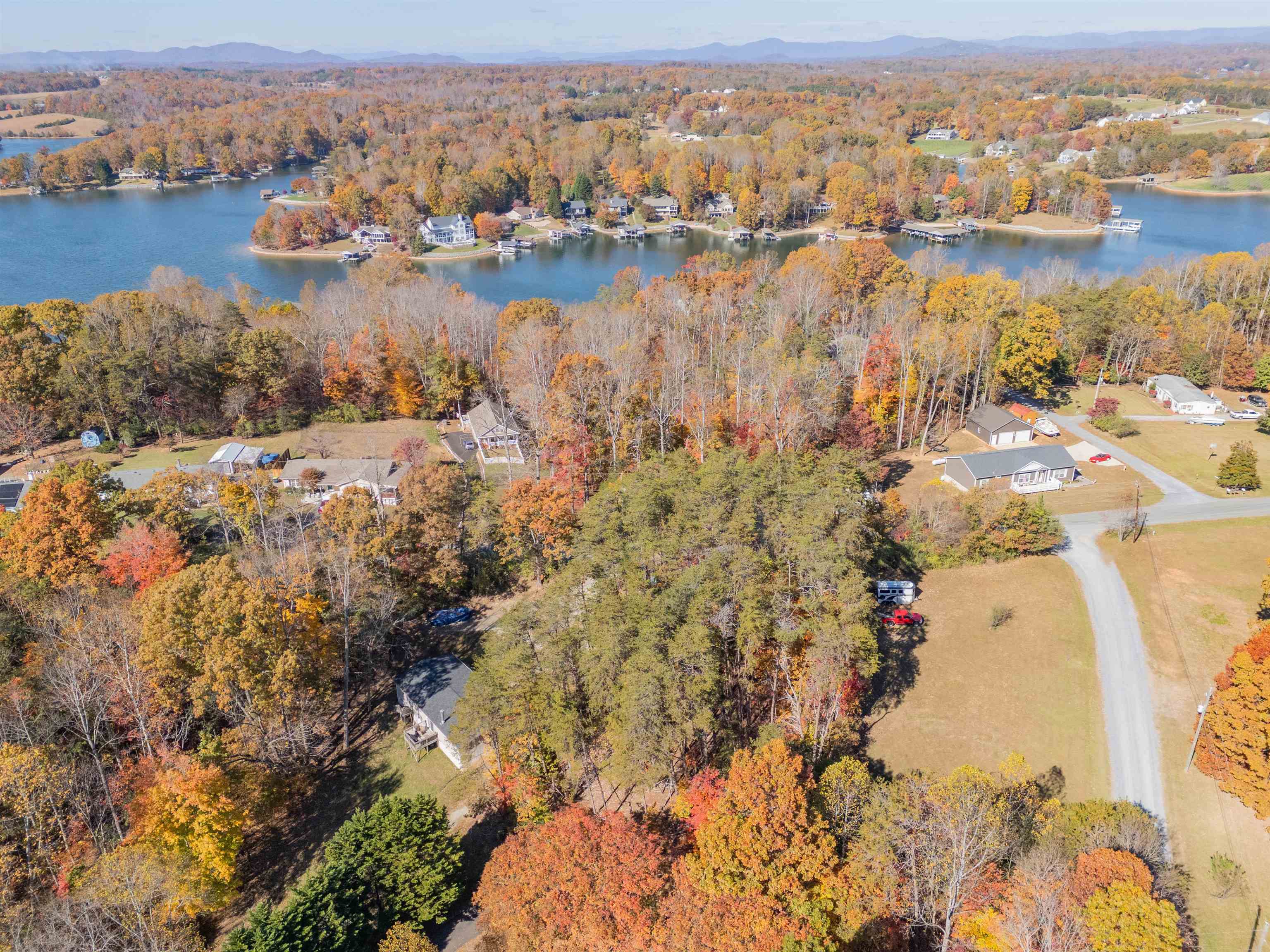 Tbd Lakewood Forest Road Moneta VA 24121
