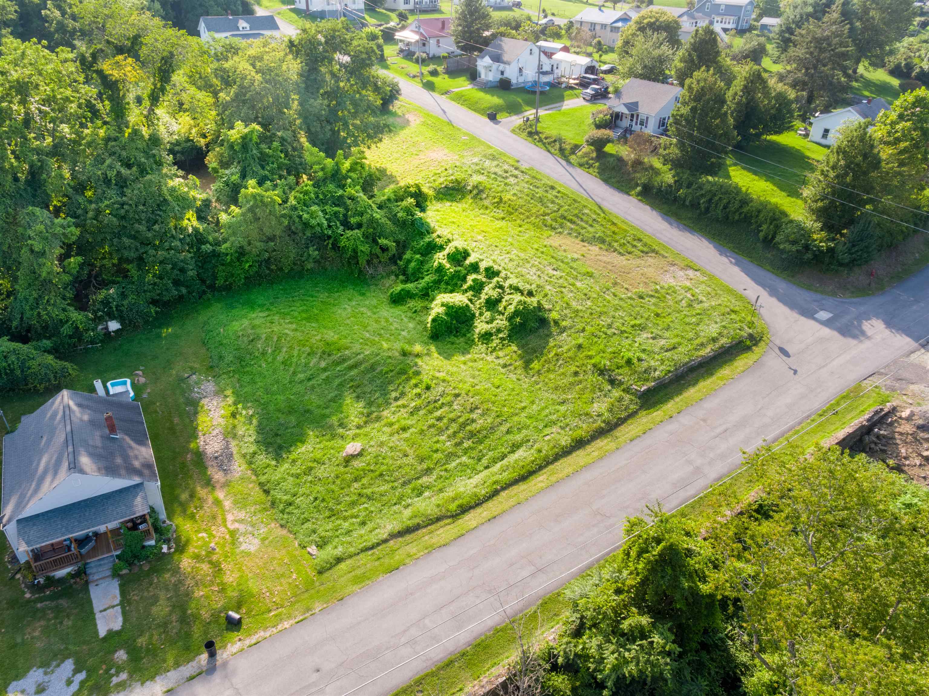 Tbd Montgomery Street Pearisburg VA 24134