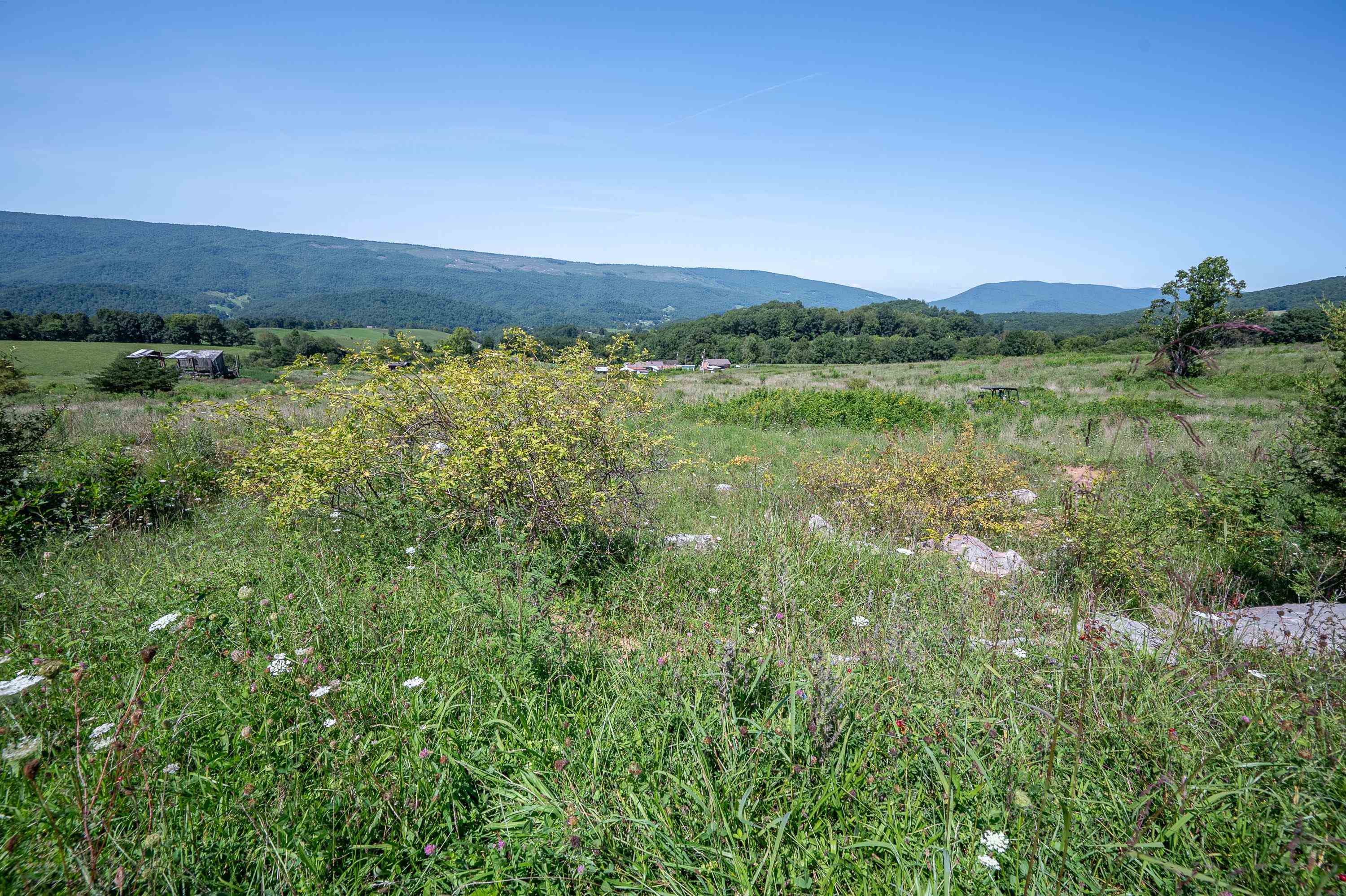 Tbd Crystal Lane Narrows VA 24124