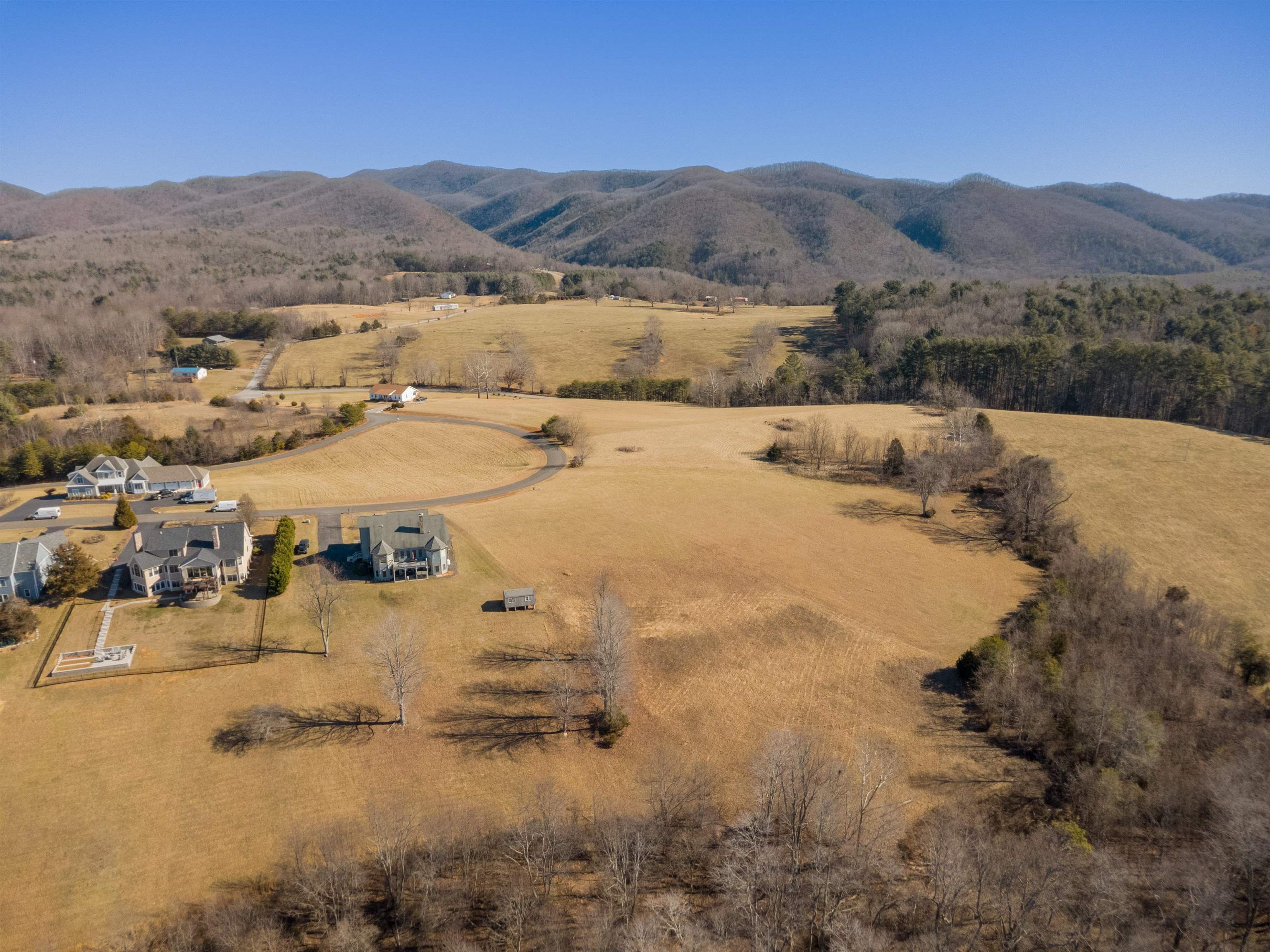 4272 Pleasure View Drive Hiwassee VA 24347