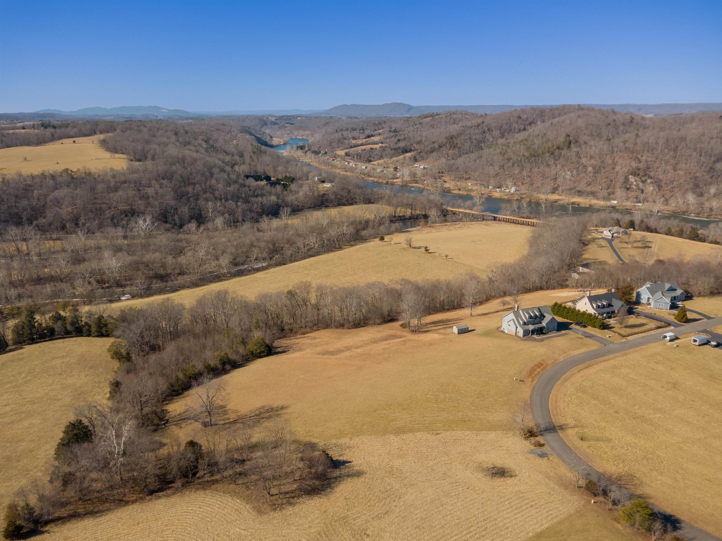 4272 Pleasure View Drive Hiwassee VA 24347