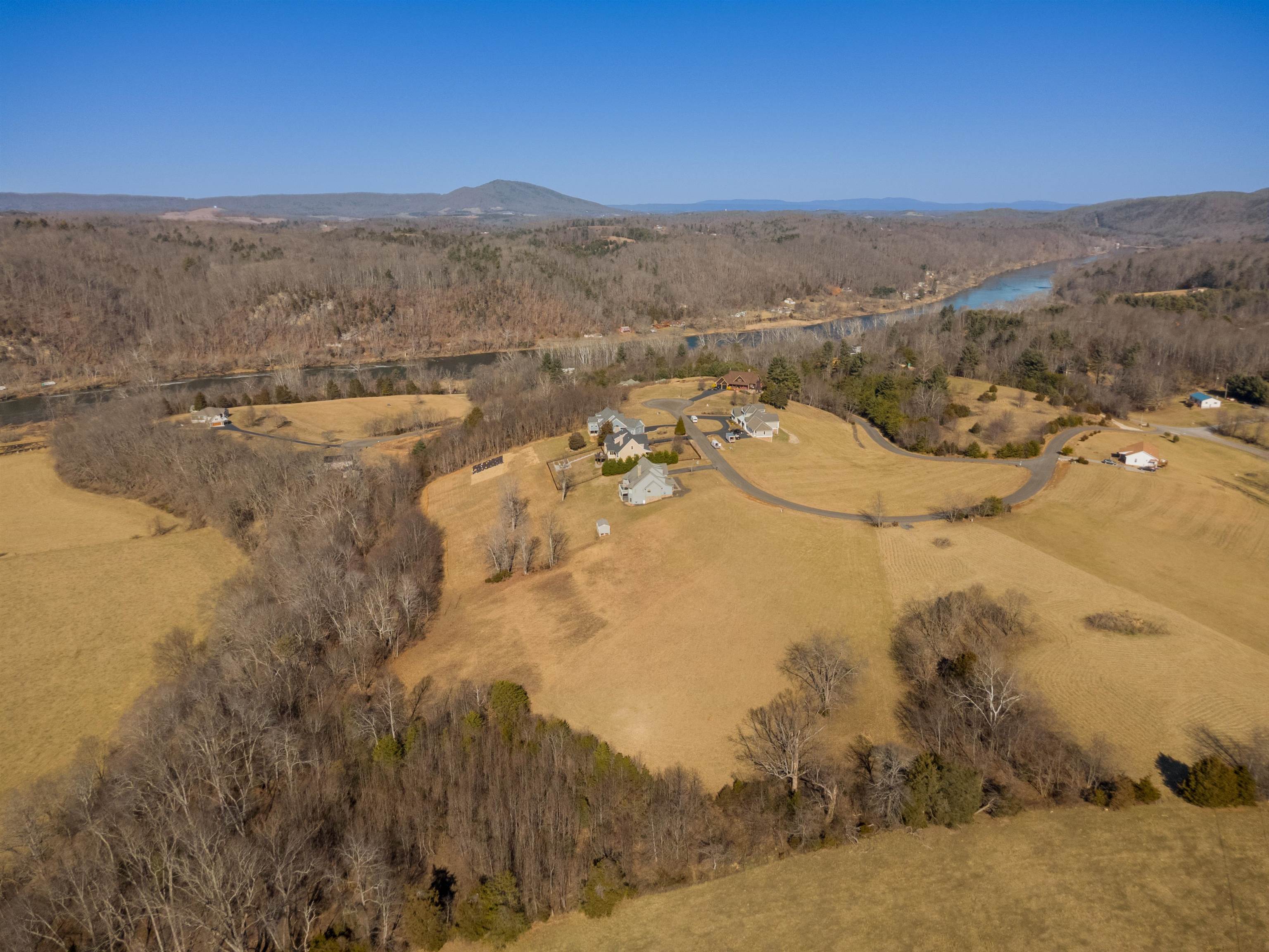 4272 Pleasure View Drive Hiwassee VA 24347