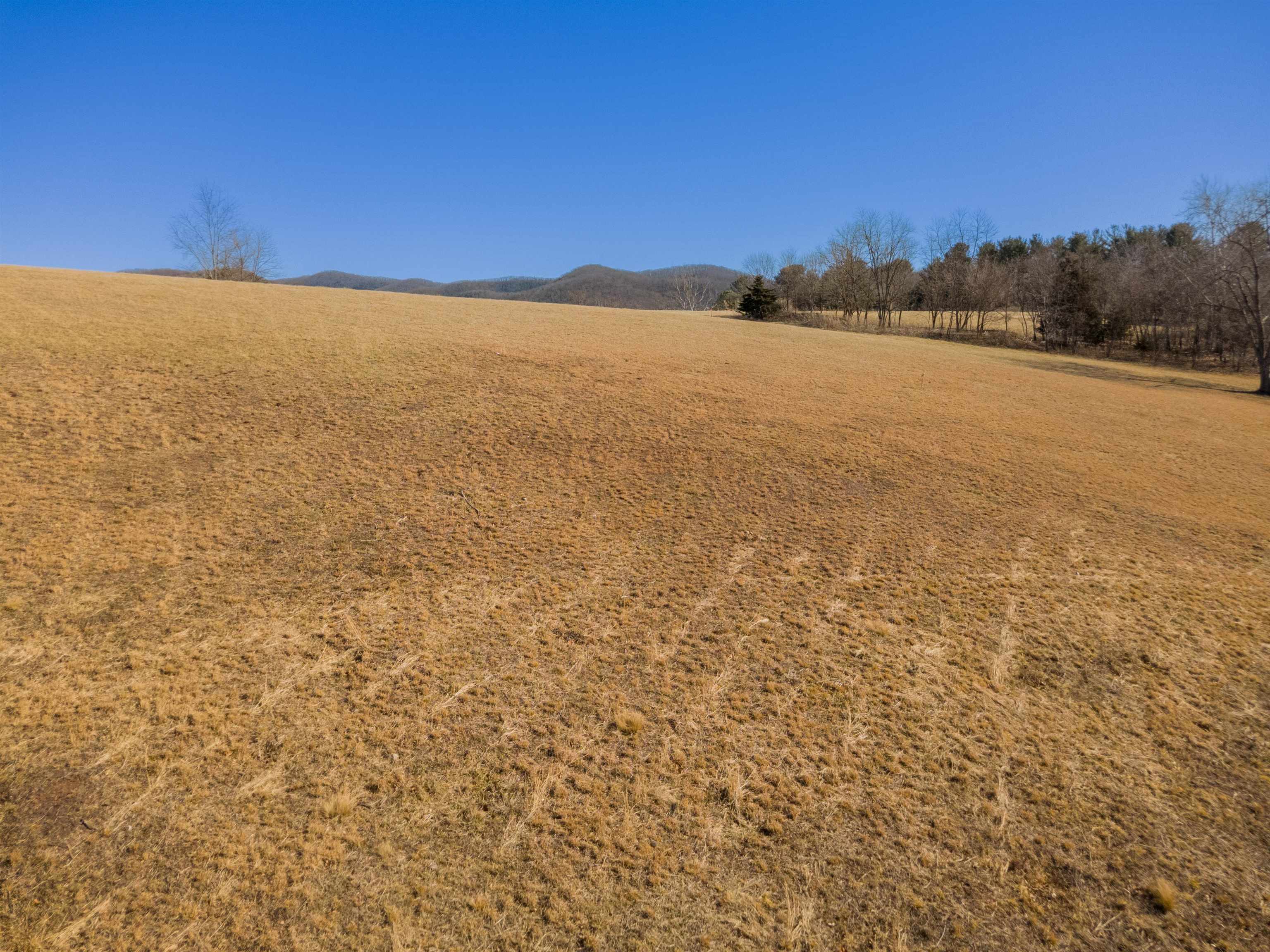 4272 Pleasure View Drive Hiwassee VA 24347