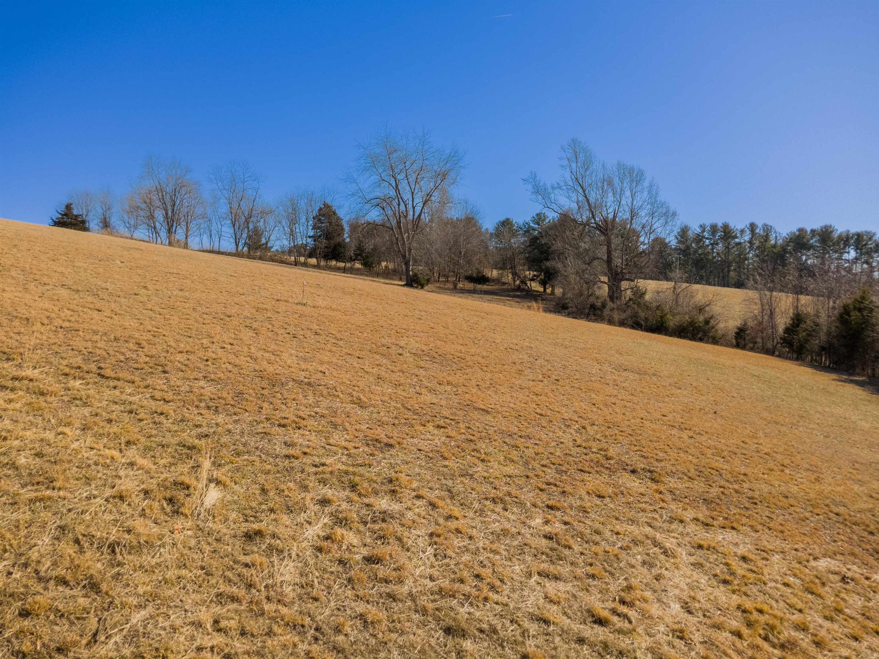 4272 Pleasure View Drive Hiwassee VA 24347