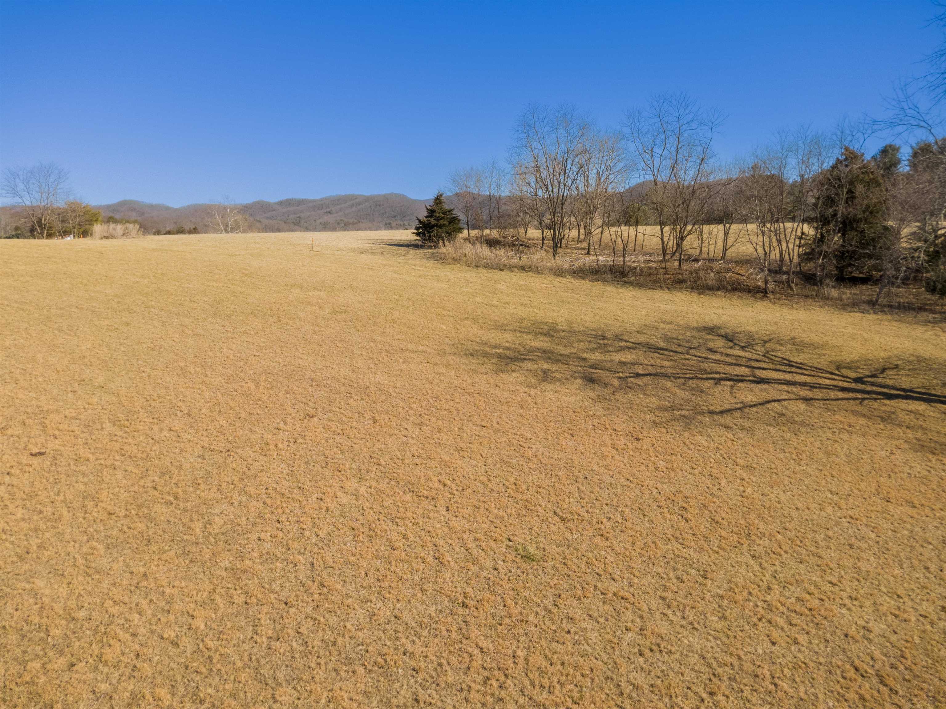 4272 Pleasure View Drive Hiwassee VA 24347