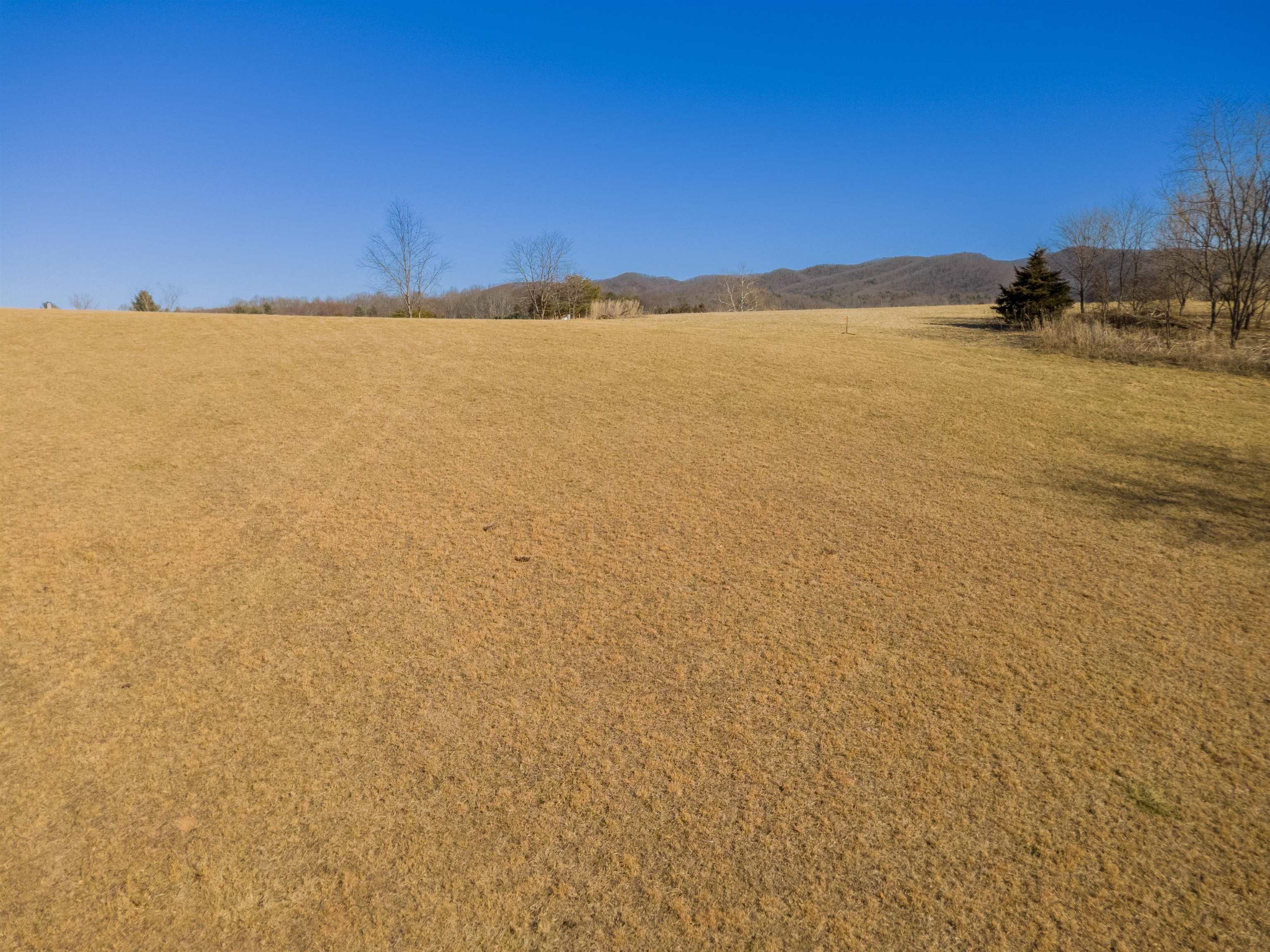 4272 Pleasure View Drive Hiwassee VA 24347