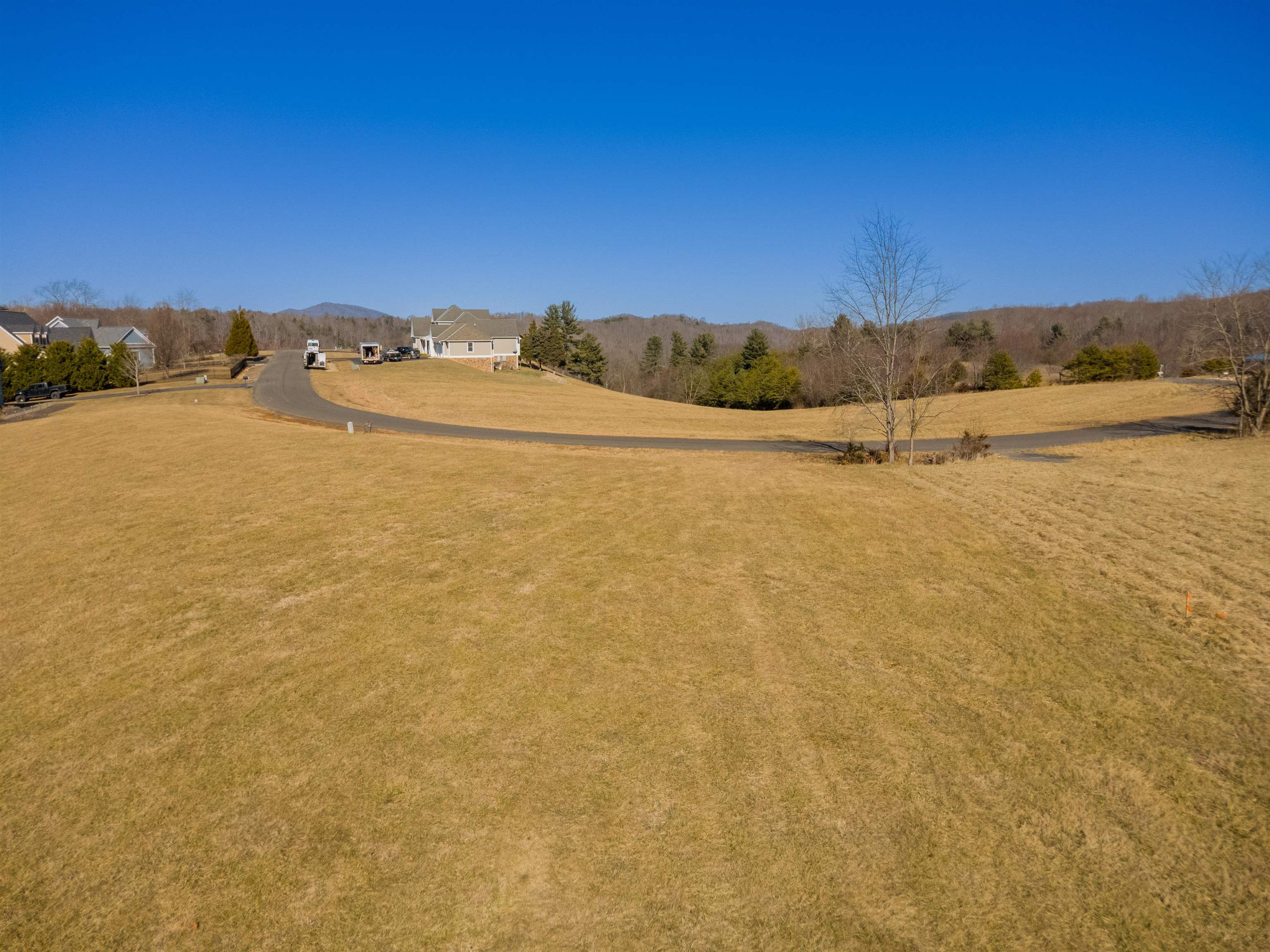 4272 Pleasure View Drive Hiwassee VA 24347