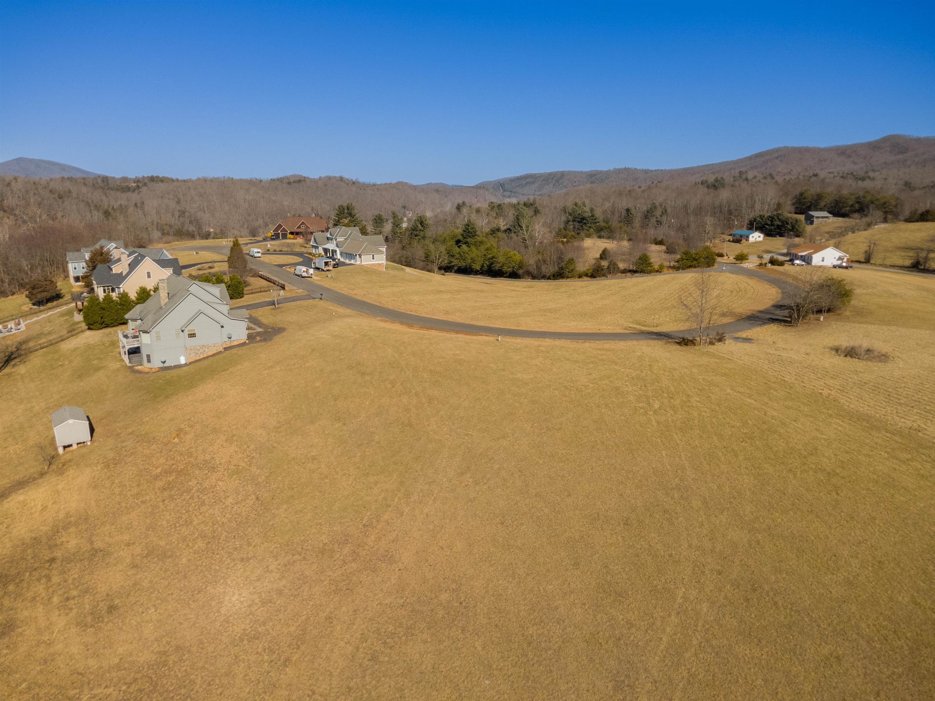 4272 Pleasure View Drive Hiwassee VA 24347