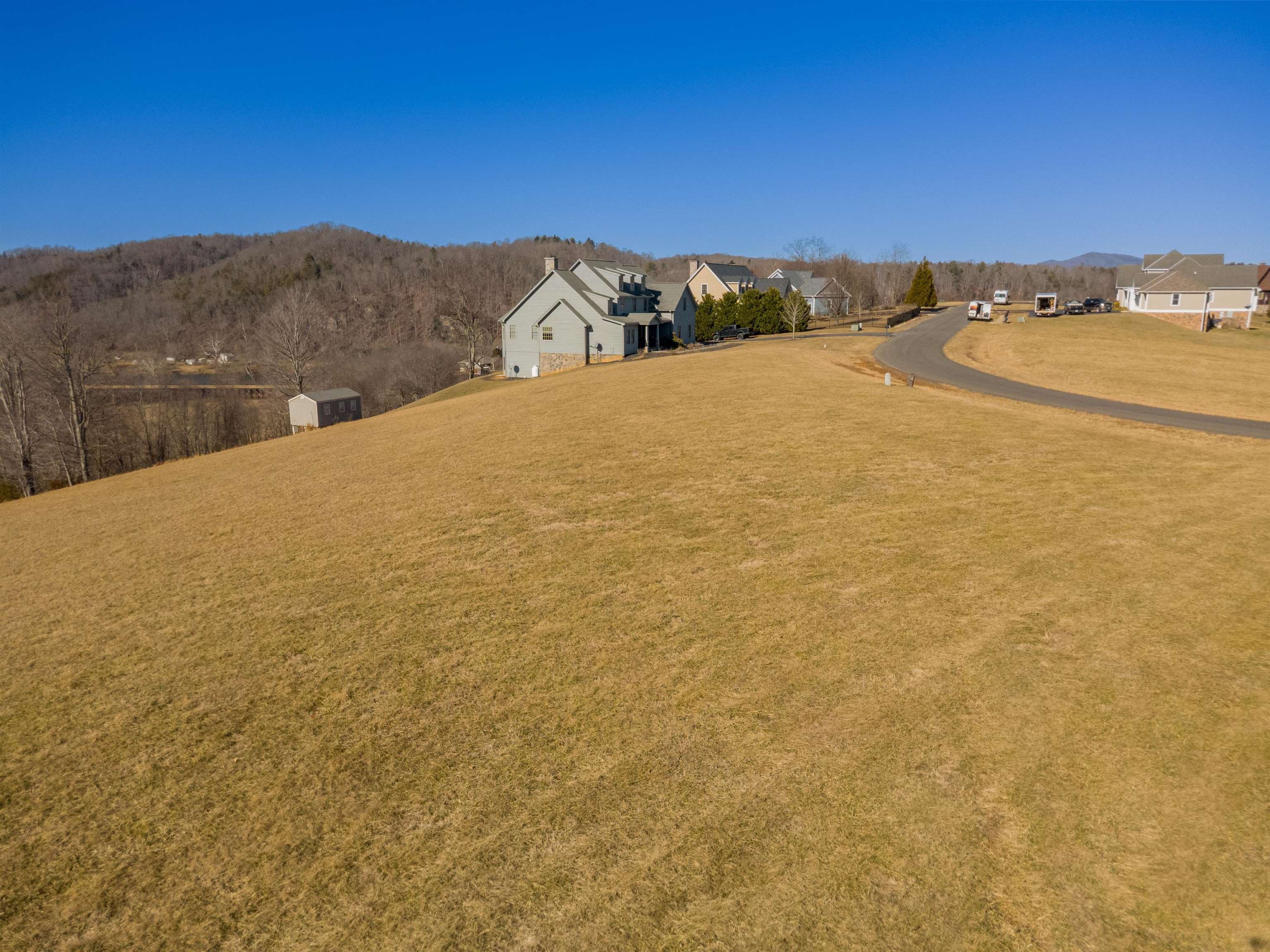 4272 Pleasure View Drive Hiwassee VA 24347