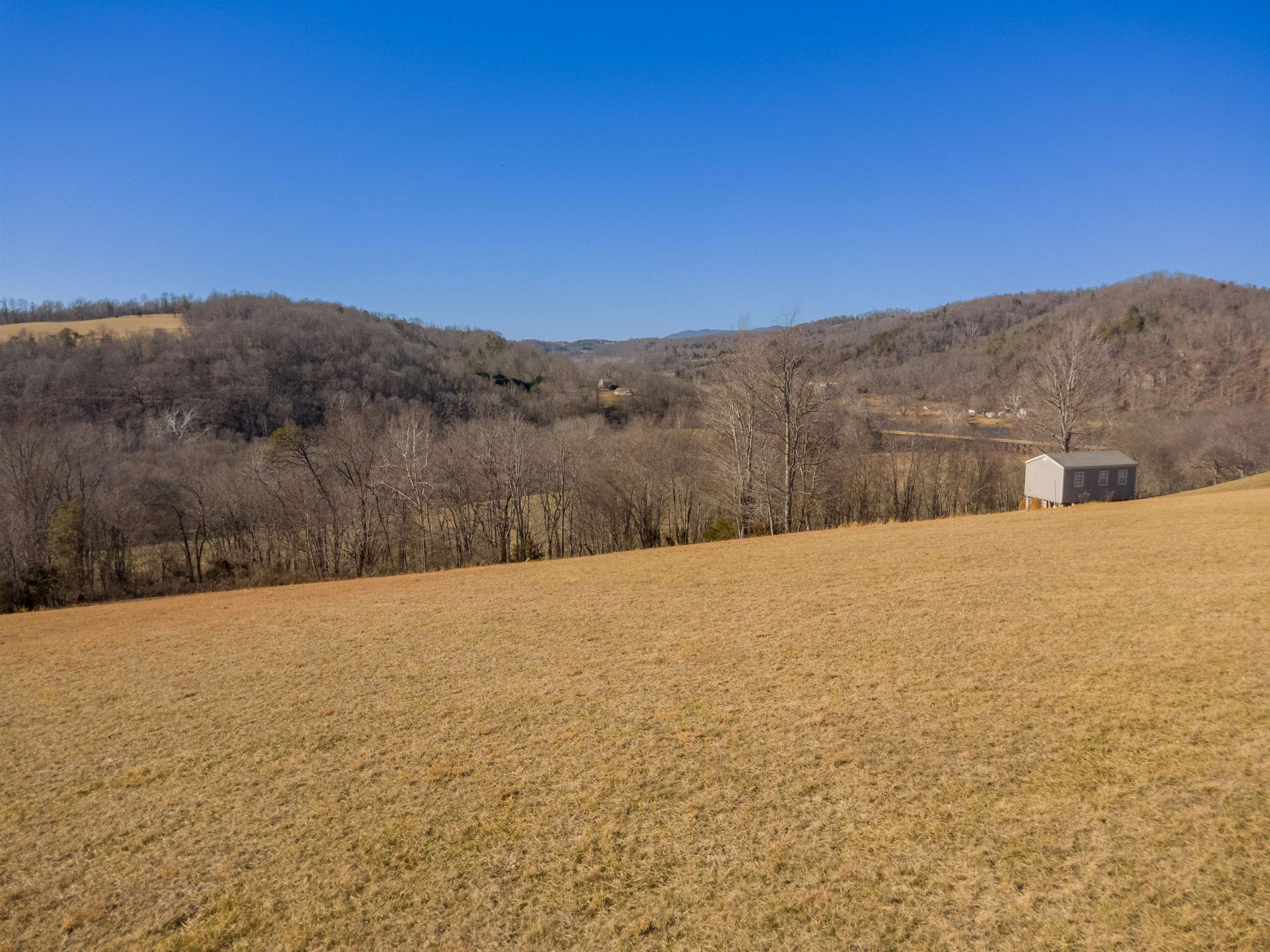 4272 Pleasure View Drive Hiwassee VA 24347