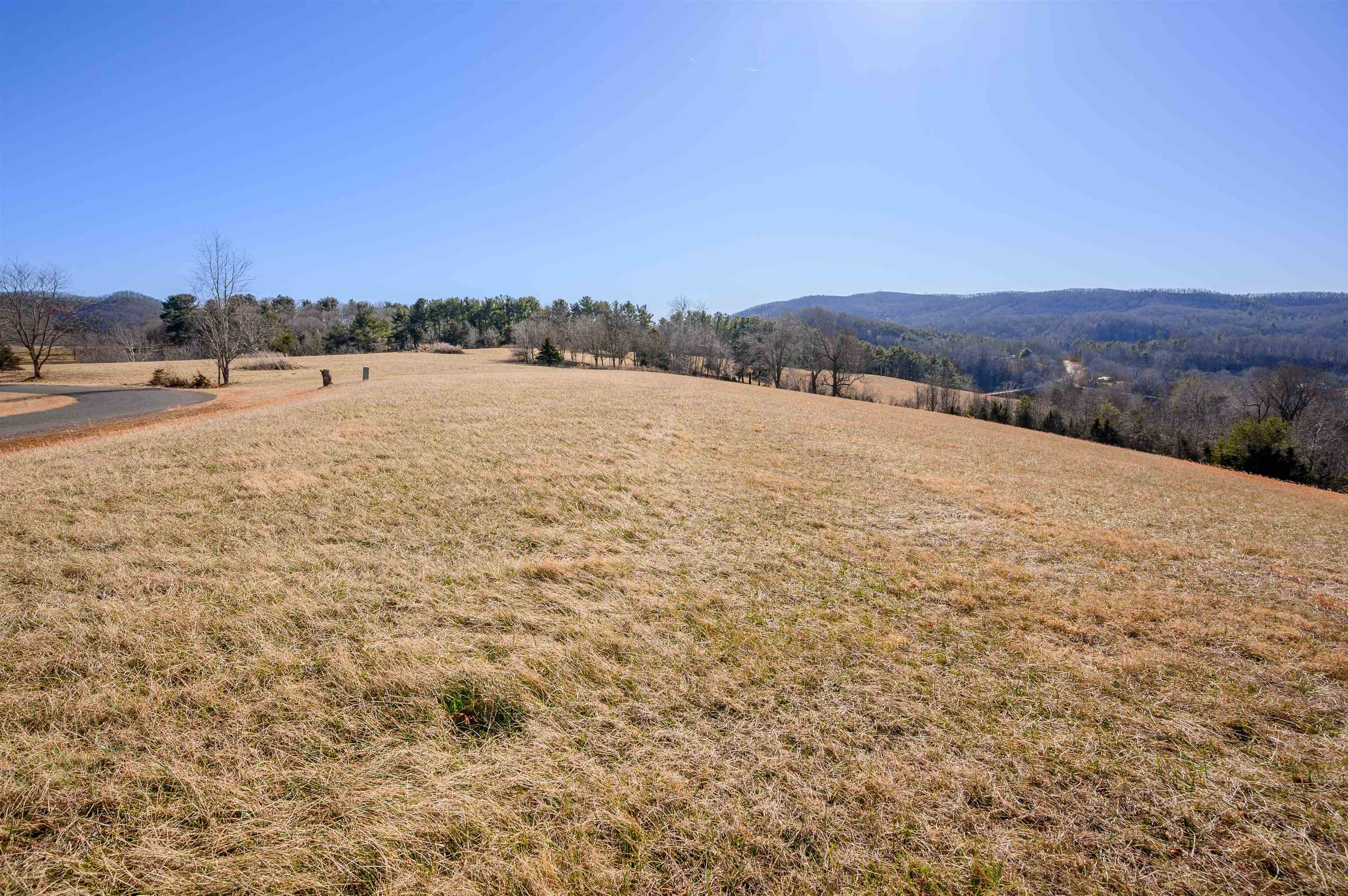 4272 Pleasure View Drive Hiwassee VA 24347