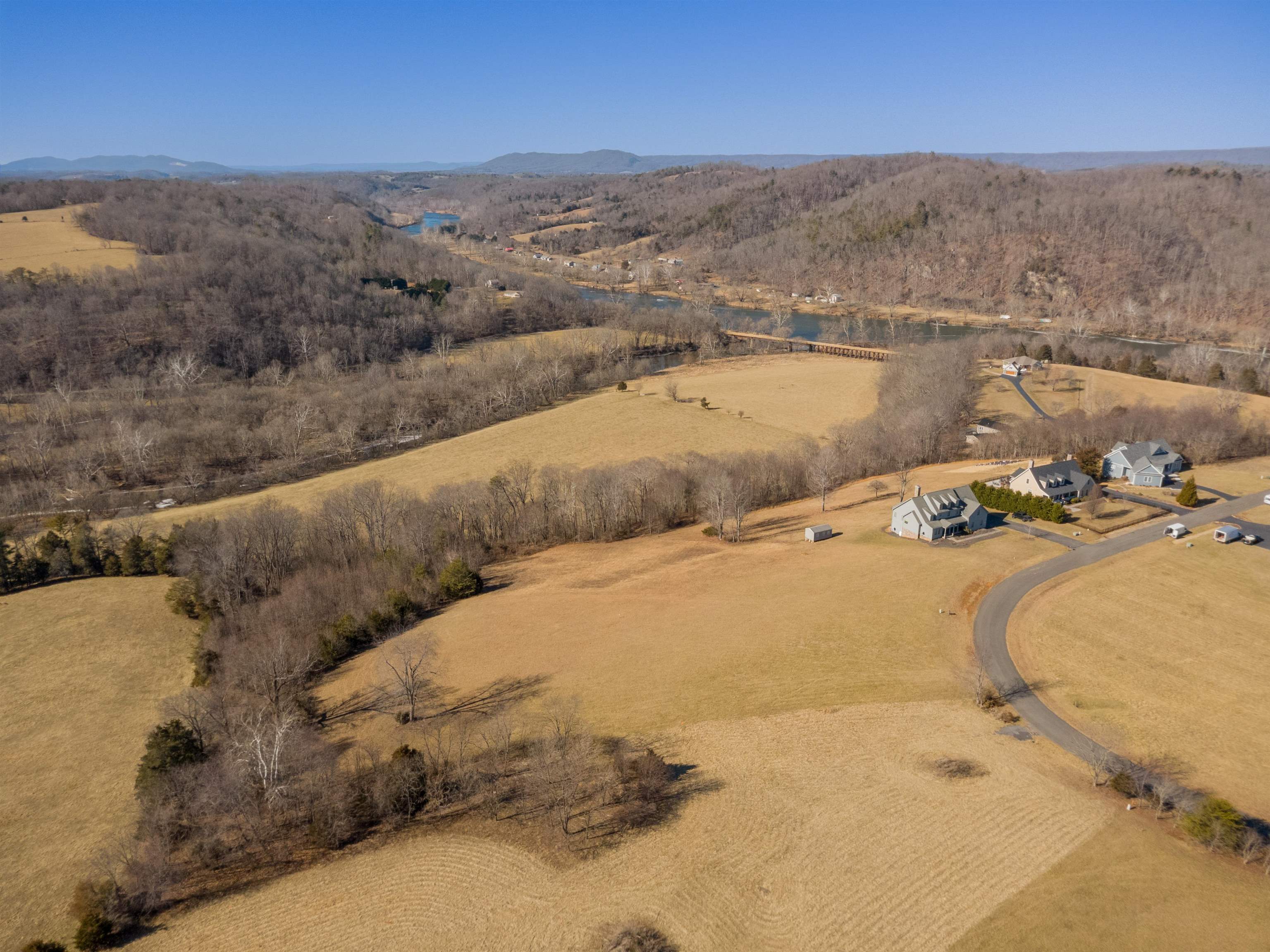 4272 Pleasure View Drive Hiwassee VA 24347