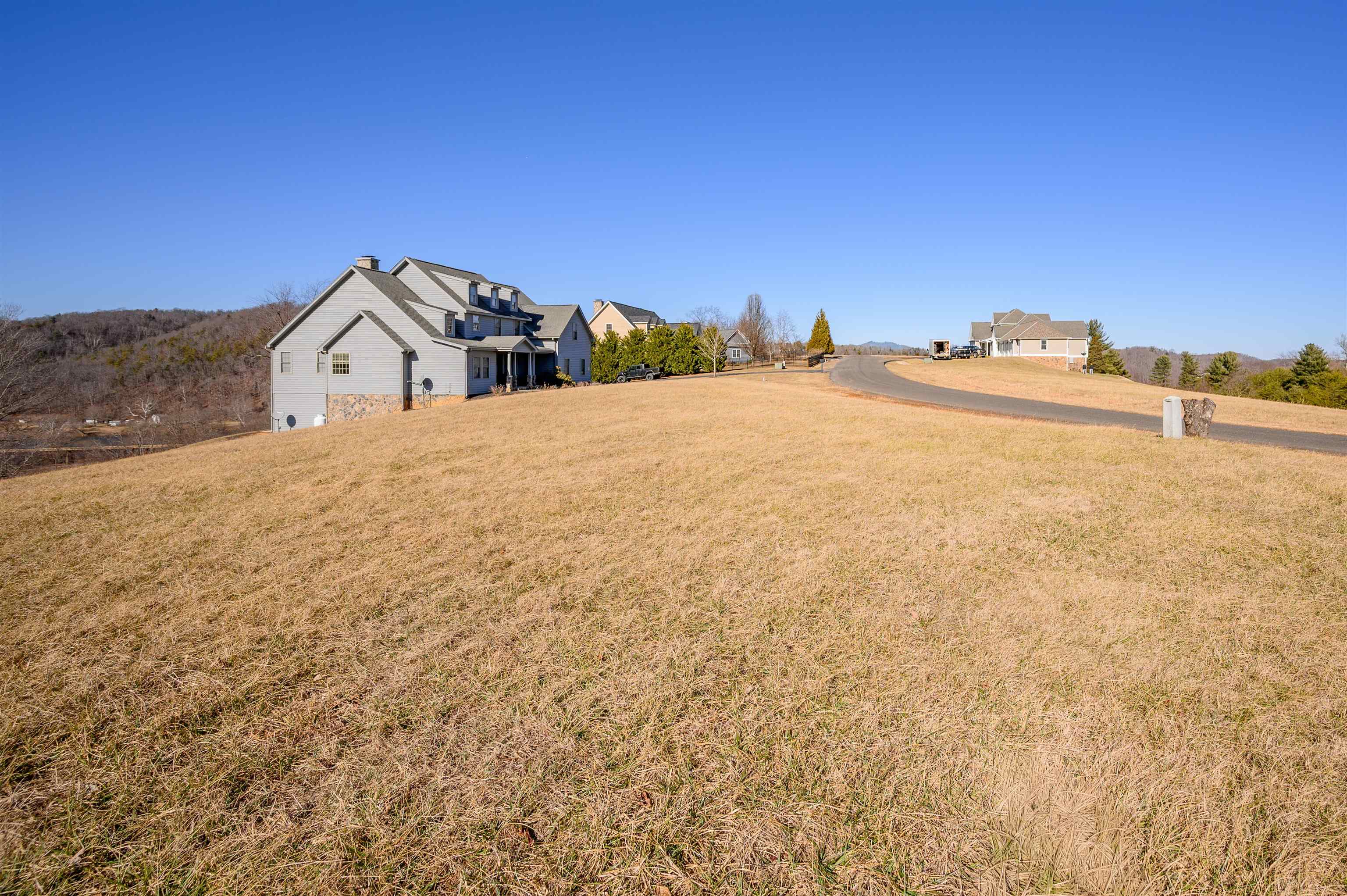 4272 Pleasure View Drive Hiwassee VA 24347