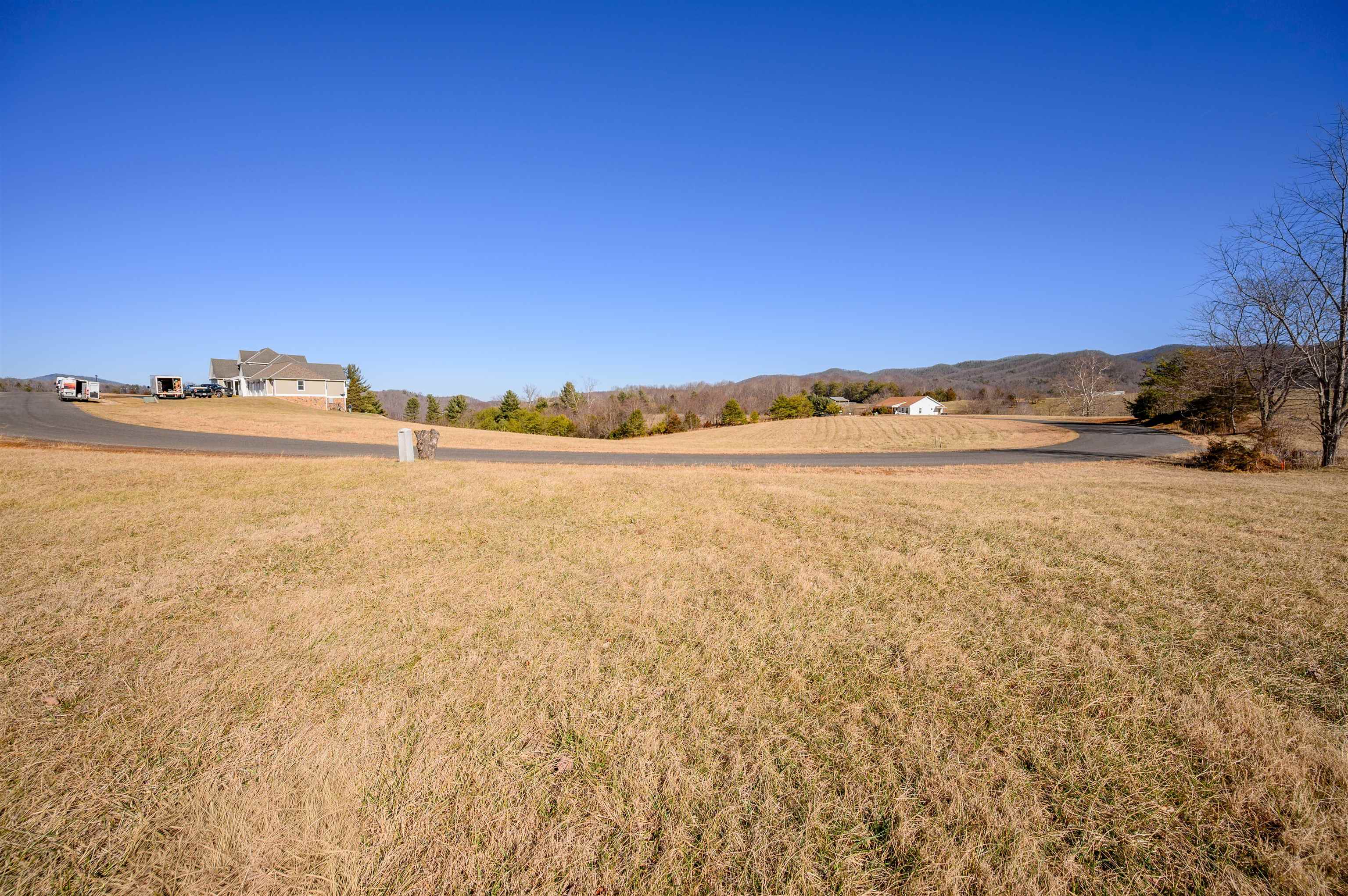 4272 Pleasure View Drive Hiwassee VA 24347