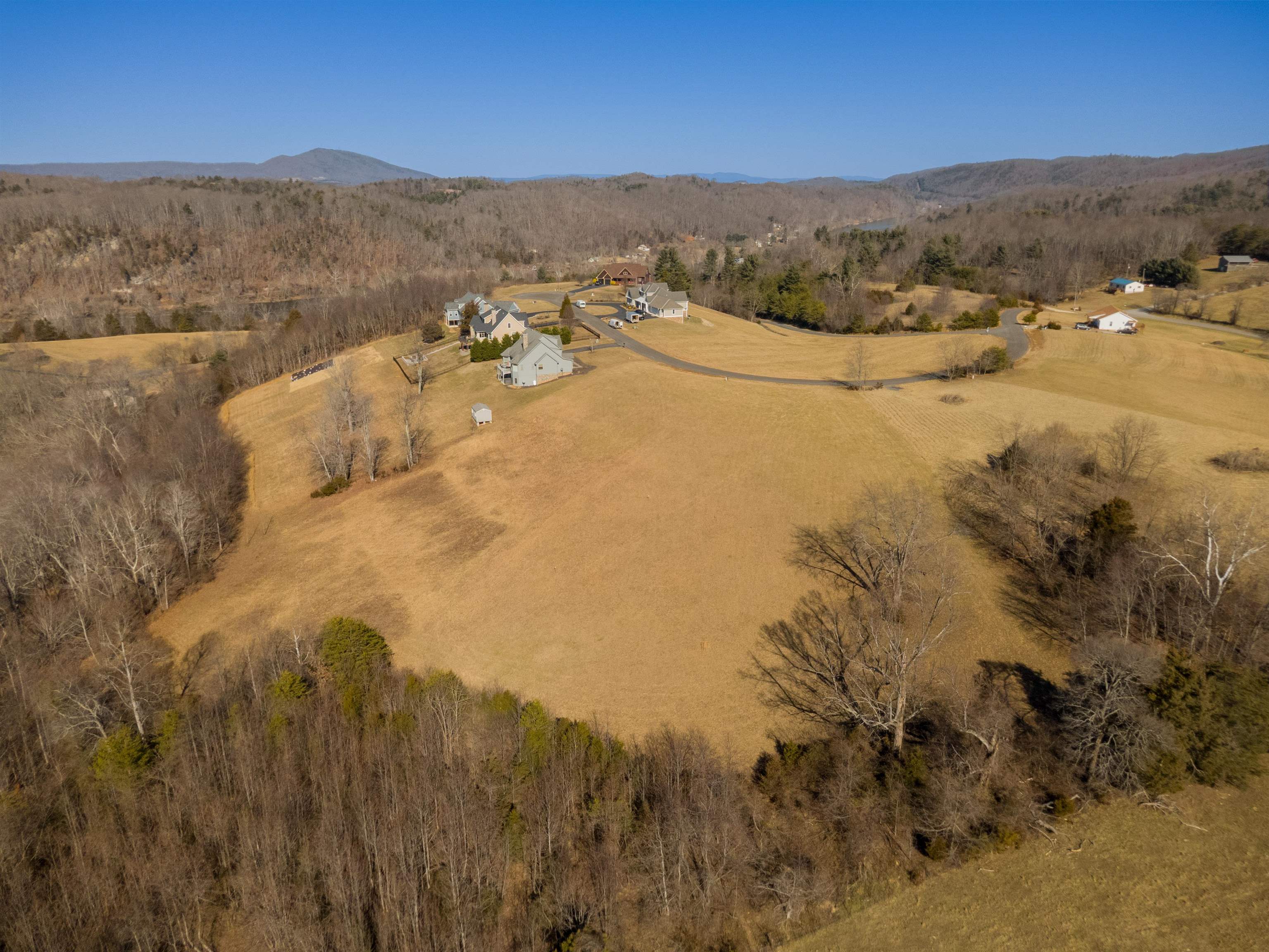 4272 Pleasure View Drive Hiwassee VA 24347