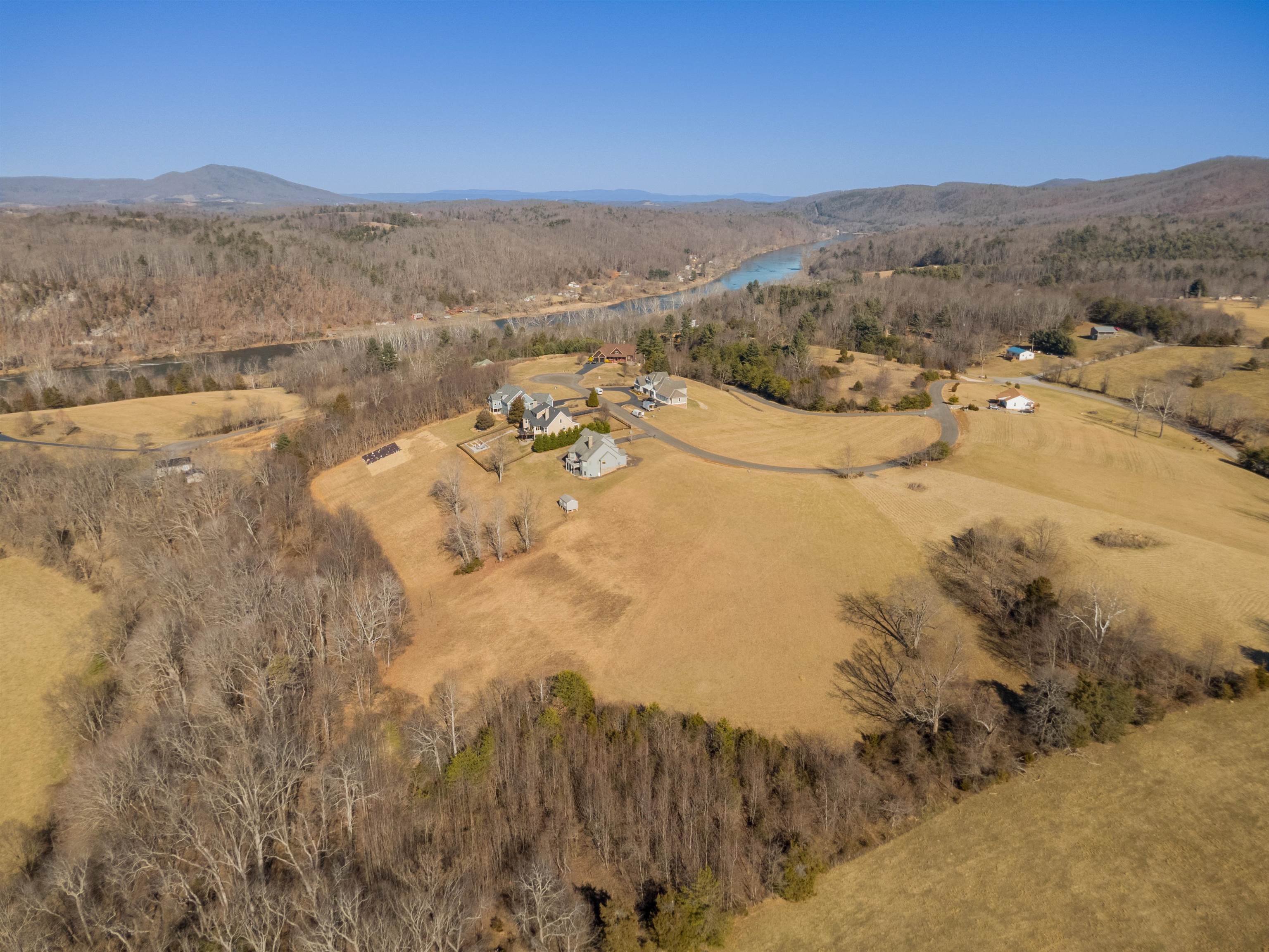 4272 Pleasure View Drive Hiwassee VA 24347