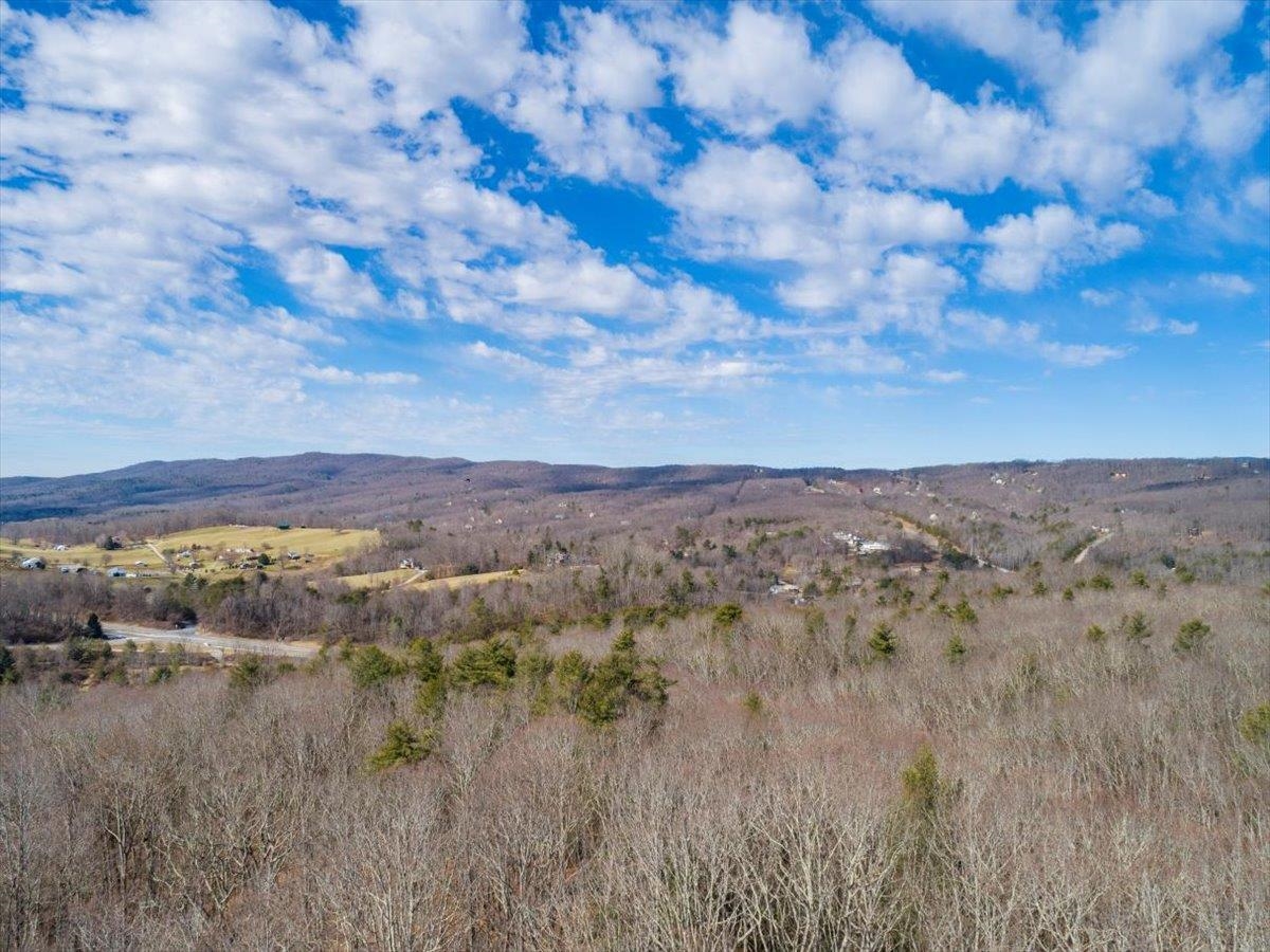 1258 Treetop Ridge Road Blacksburg VA 24060