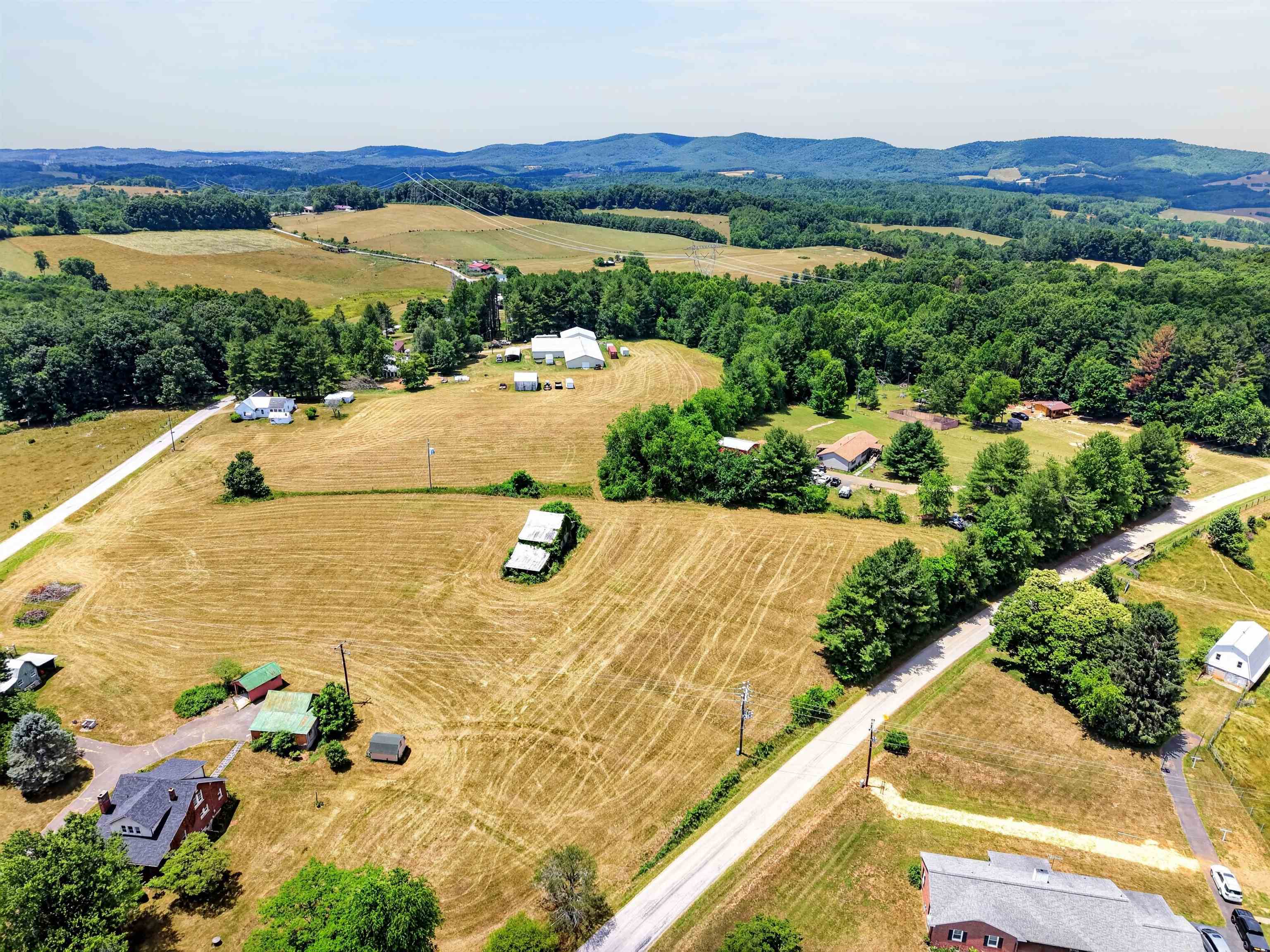 636 Rose Hill Road NW Floyd VA 24091